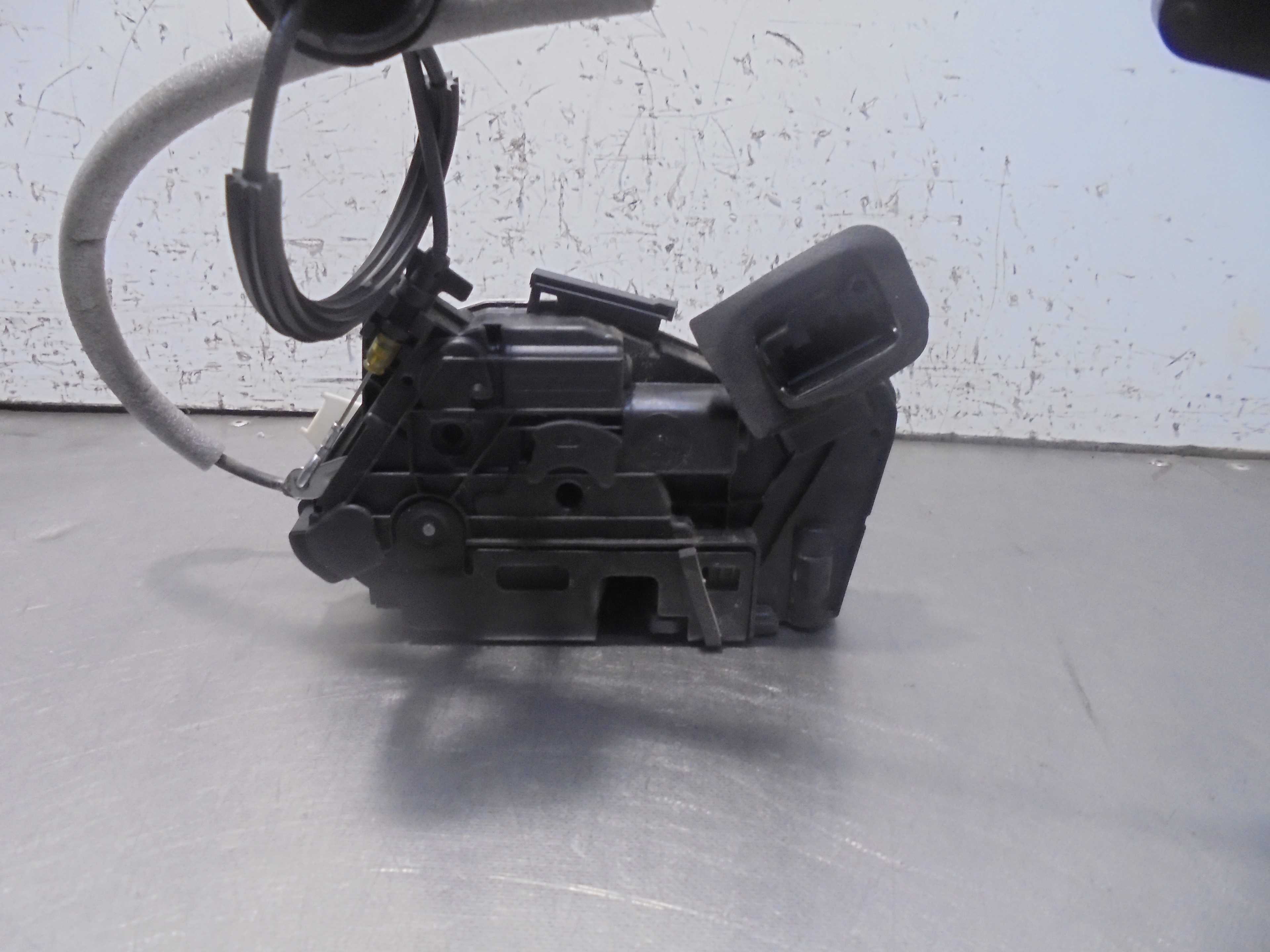 Recambio de cerradura puerta delantera derecha para seat leon (5f1) i-tech referencia OEM IAM 5K1837016E ELECTRICA 5 PUERTAS 