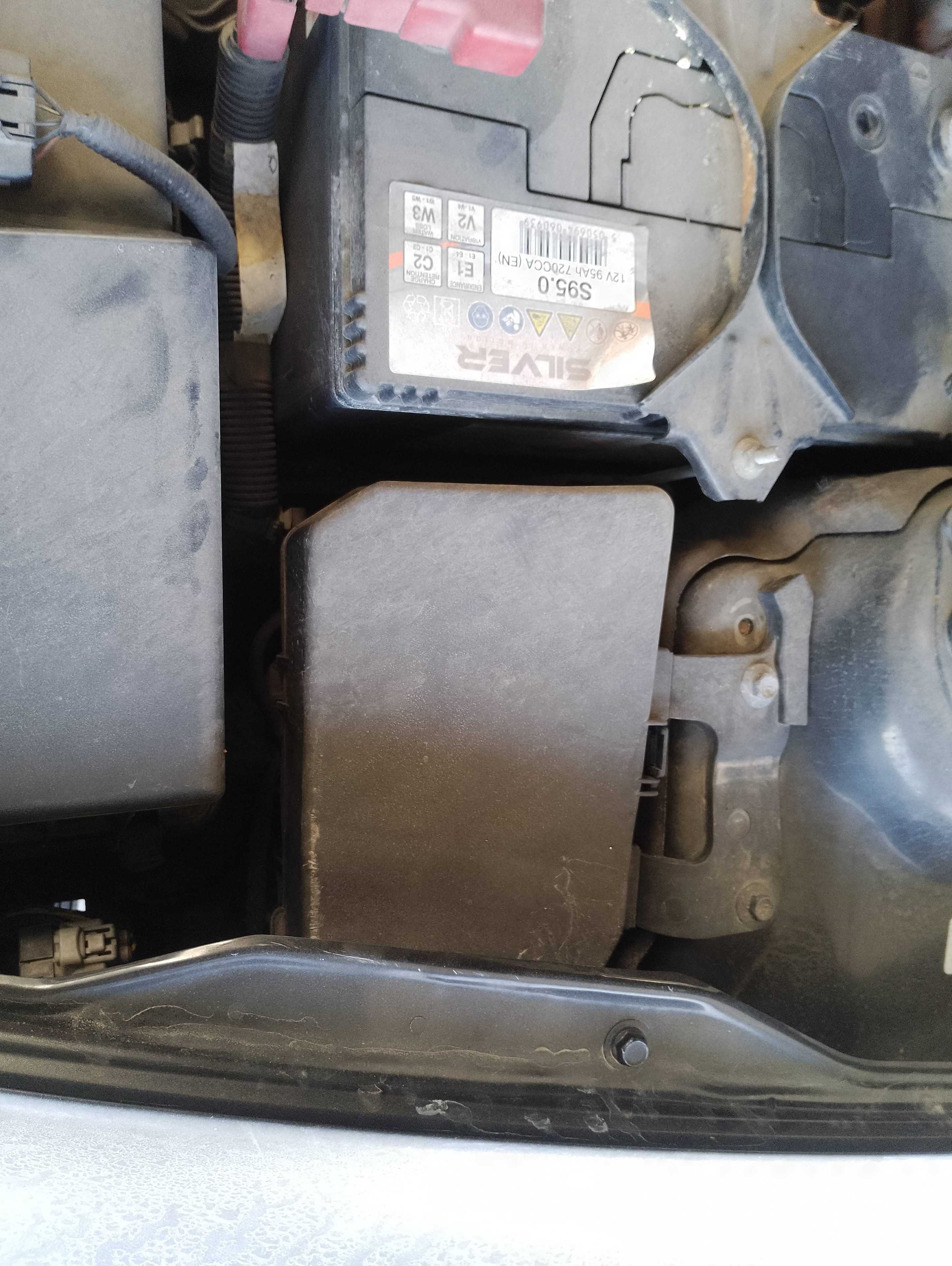 Recambio de caja reles / fusibles para mazda 6 lim. (gh) 2.0 crtd 140cv active (4-ptas.) referencia OEM IAM   