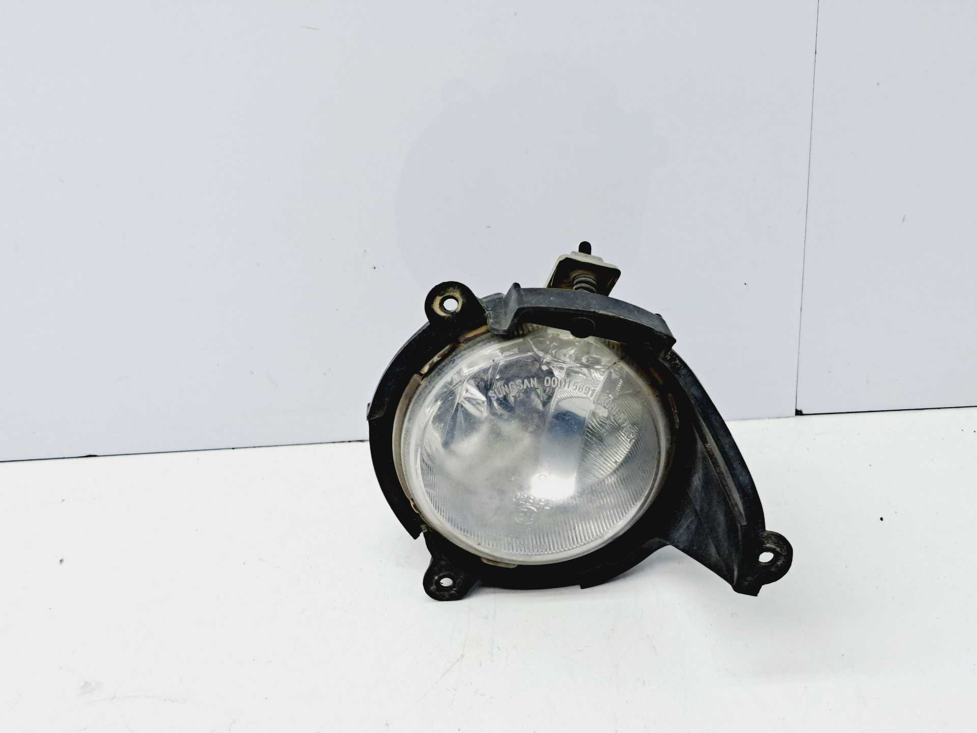 Recambio de faro antiniebla derecho para chevrolet captiva 2.0 vcdi lt referencia OEM IAM   