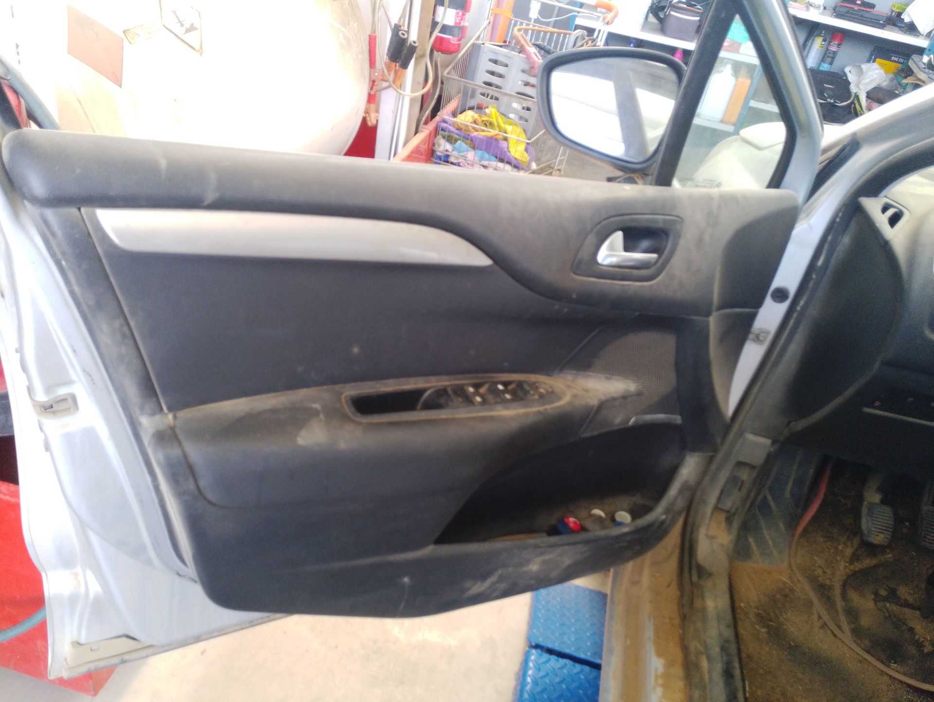 Recambio de guarnecido puerta delantera izquierda para citroën c4 ii (nc_) 1.6 hdi 90 referencia OEM IAM   