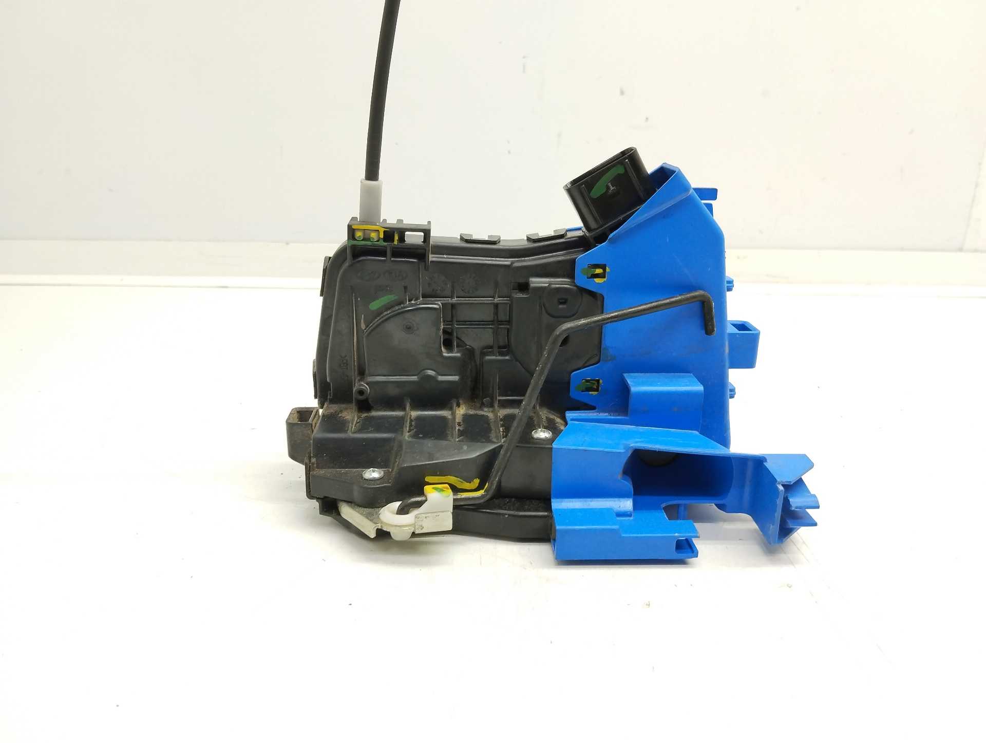 Recambio de cerradura puerta delantera izquierda para hyundai tucson 1.6 crdi cat referencia OEM IAM 81310N7000  