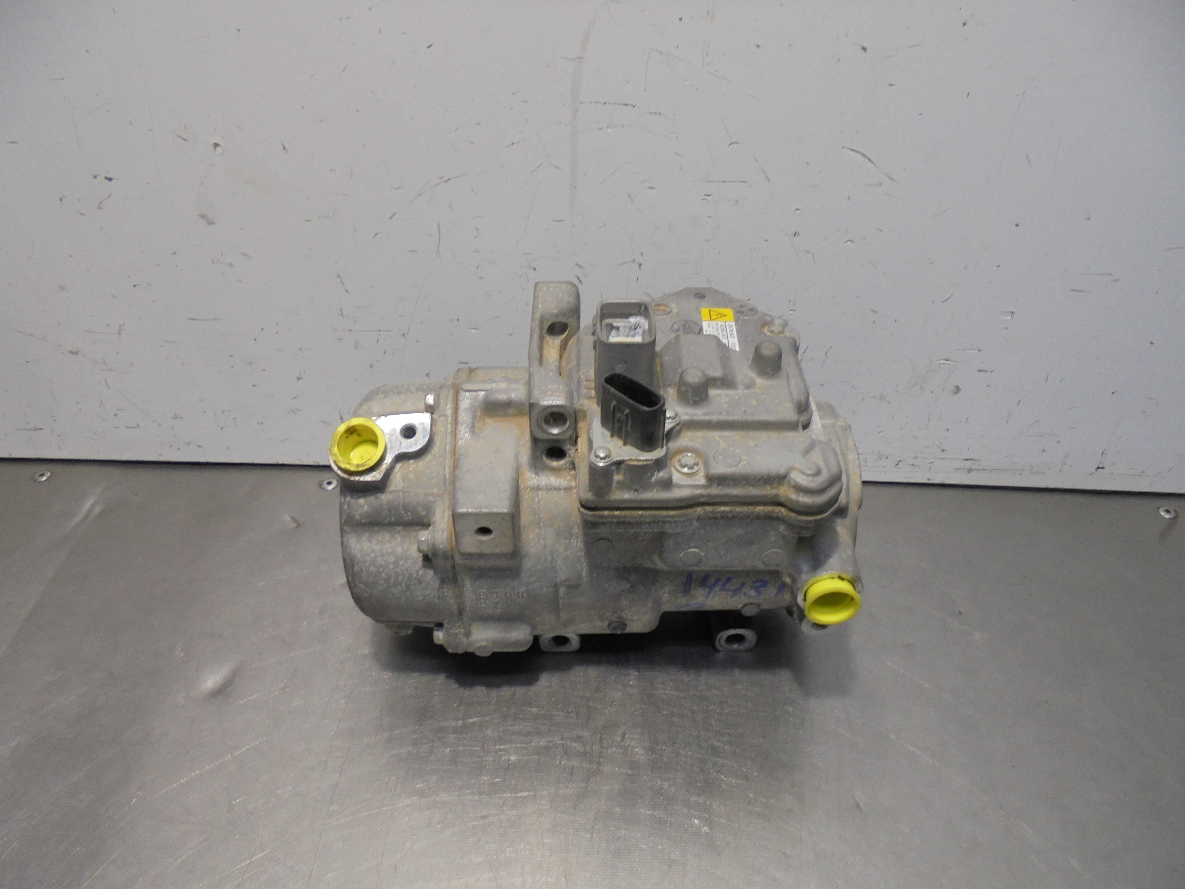 Recambio de compresor aire acondicionado para toyota rav 4 advance hybrid referencia OEM IAM 0422000533 DENSO 