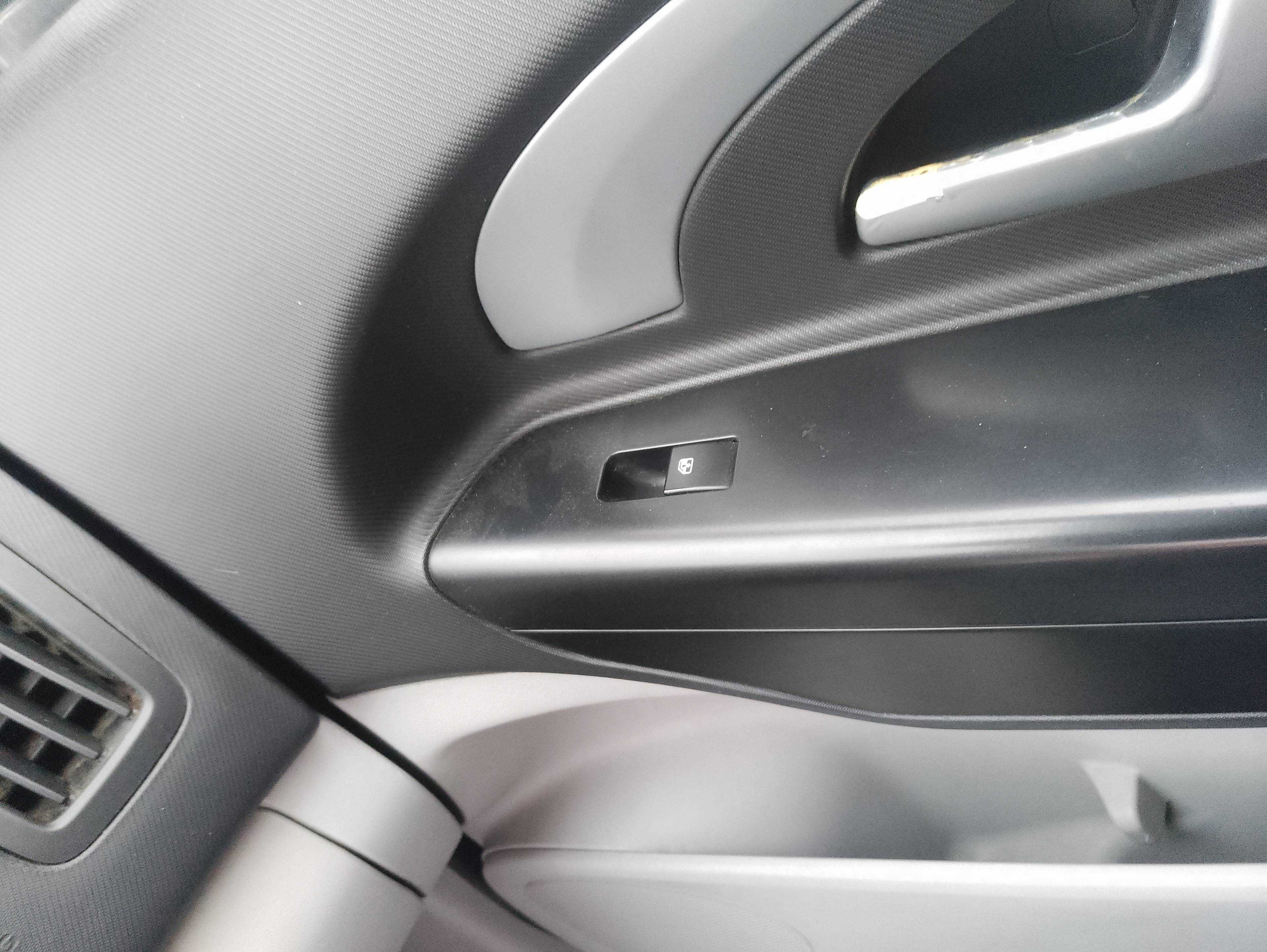 Recambio de mando elevalunas delantero derecho para kia cee´d active referencia OEM IAM   