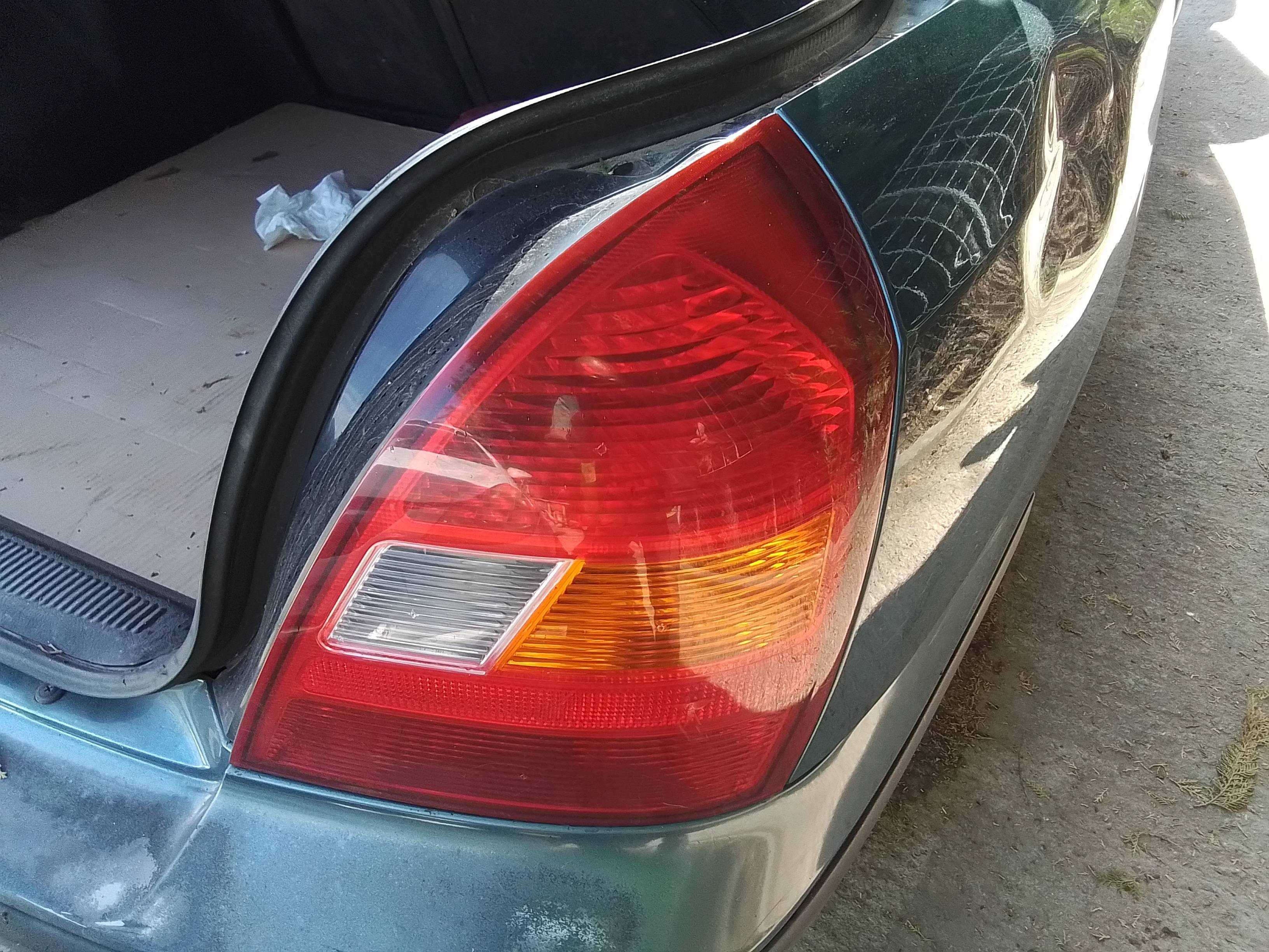 Recambio de piloto trasero derecho para hyundai elantra (xd) 2.0 cdri gls (4-ptas.) (2004) referencia OEM IAM   