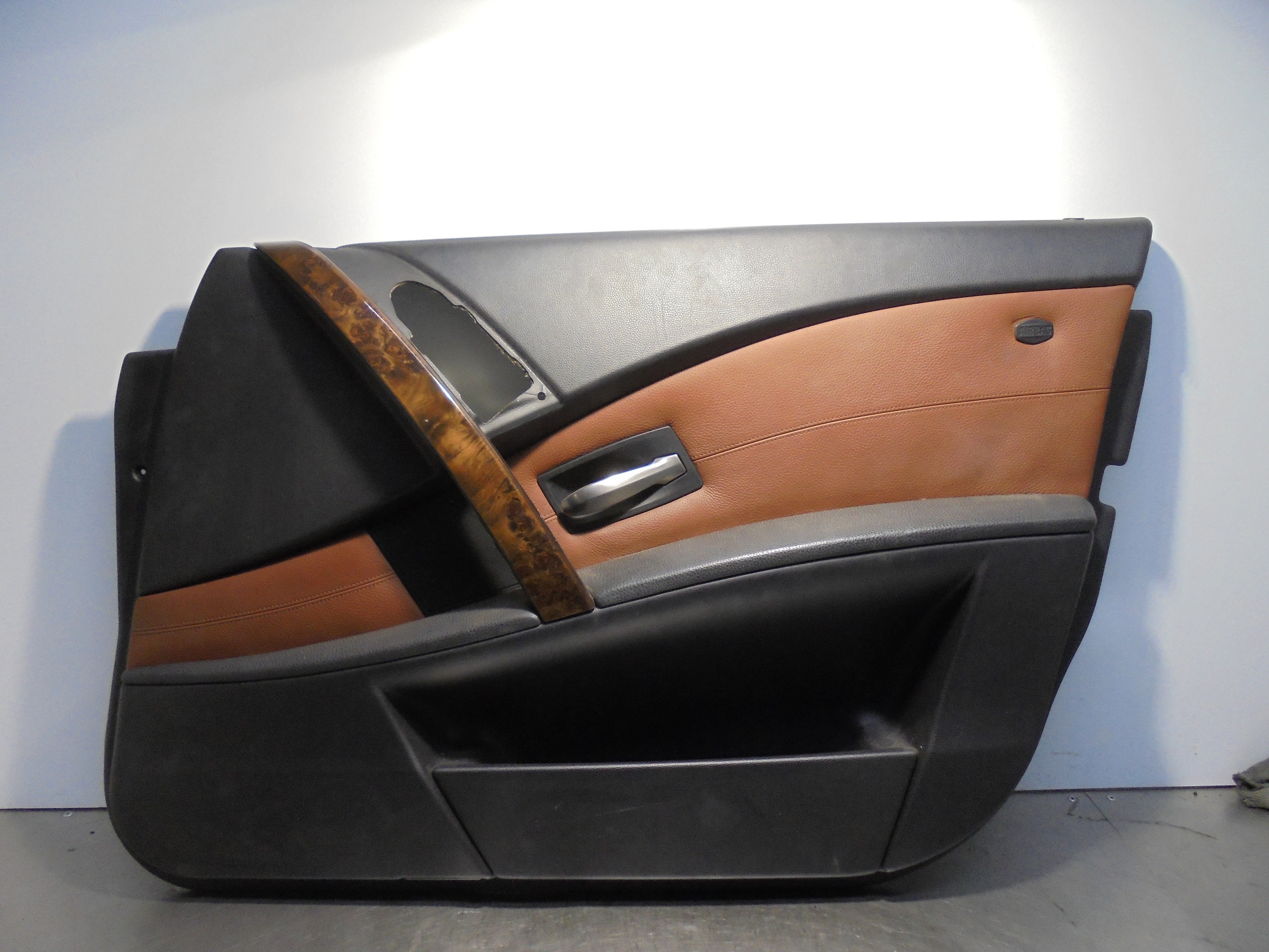 Recambio de guarnecido puerta delantera derecha para bmw serie 5 berlina (e60) 535d referencia OEM IAM   