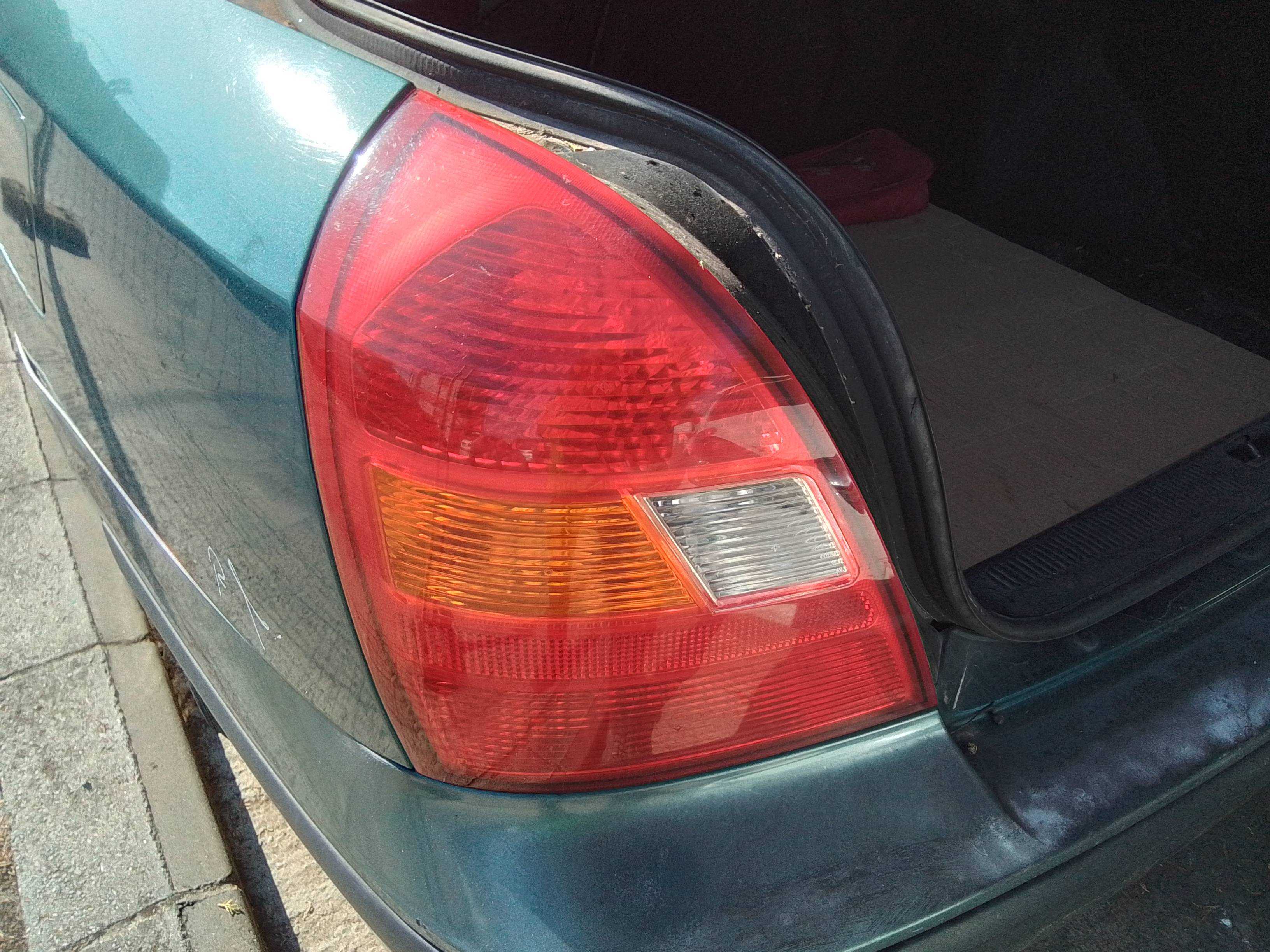 Recambio de piloto trasero izquierdo para hyundai elantra (xd) 2.0 cdri gls (4-ptas.) (2004) referencia OEM IAM   