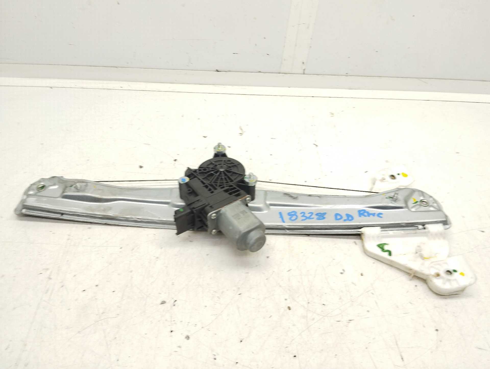 Recambio de elevalunas delantero derecho para hyundai tucson 1.6 crdi cat referencia OEM IAM BA020K0030  