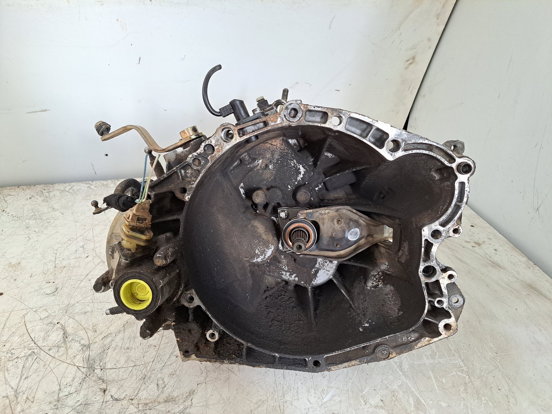 Recambio de caja cambios para peugeot partner (s2) totem referencia OEM IAM 20DM48  