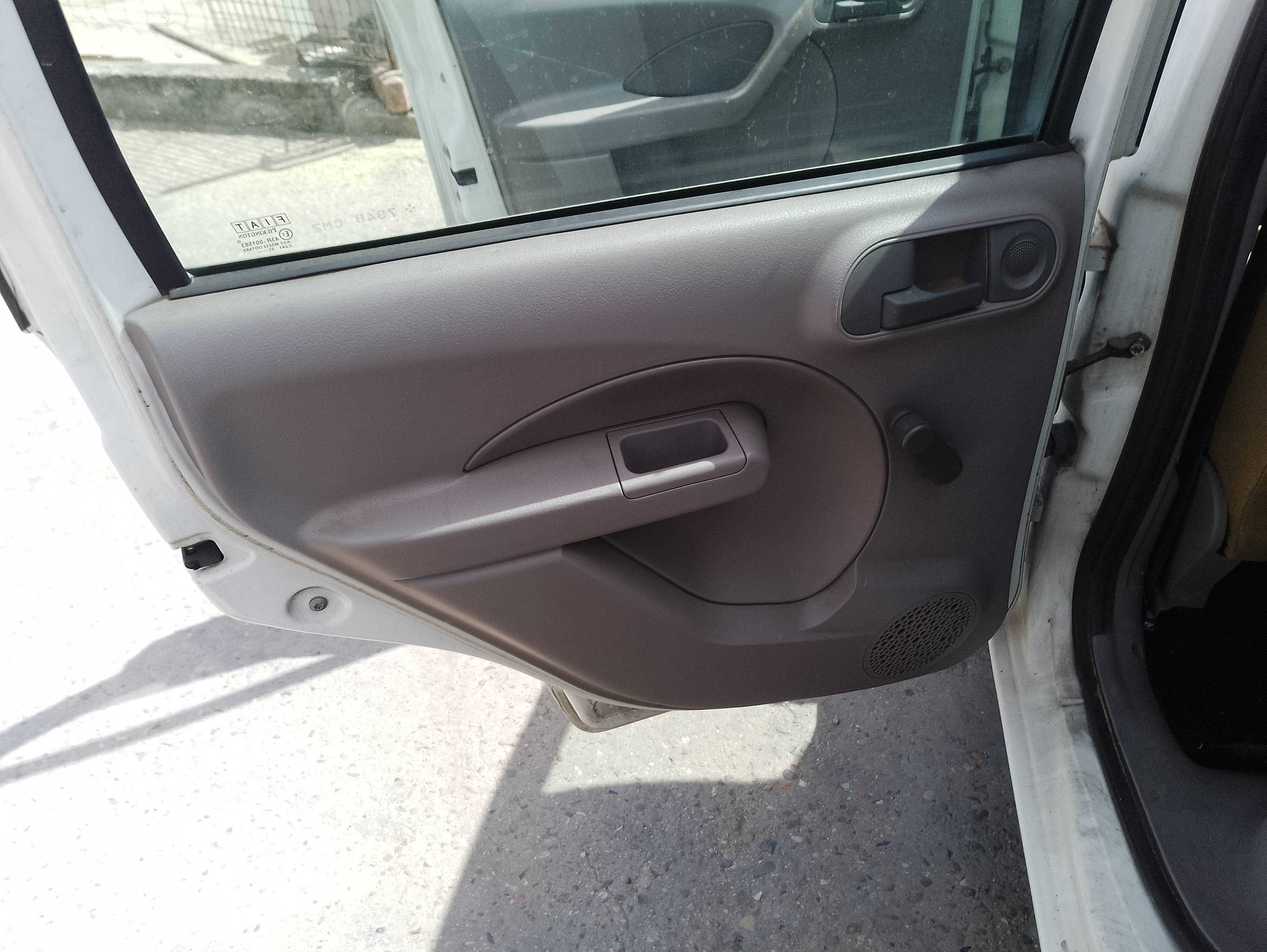 Recambio de guarnecido puerta trasera izquierda para fiat panda (169) 1.1 8v referencia OEM IAM   
