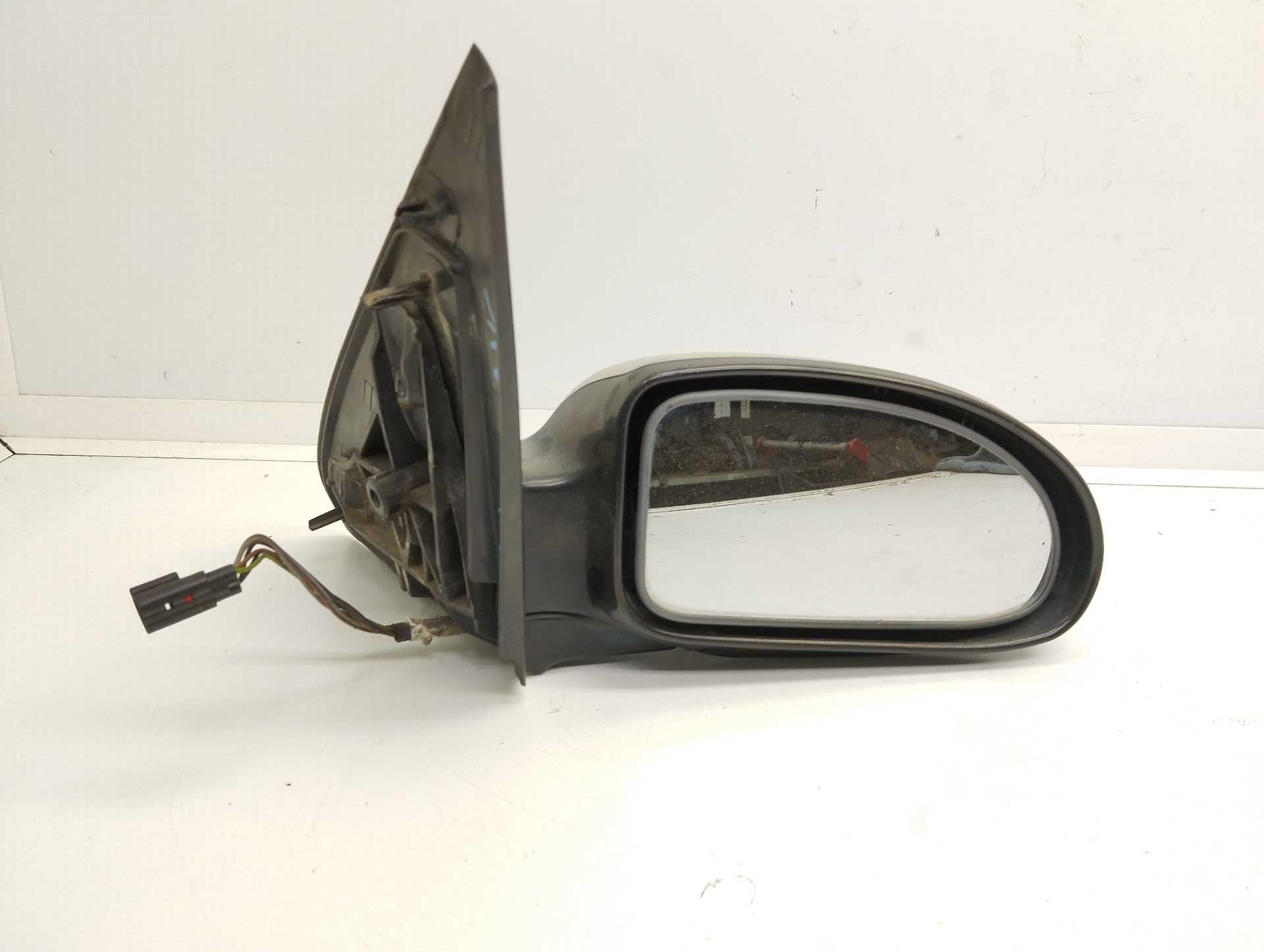 Recambio de retrovisor derecho para ford focus berlina (cak) ghia referencia OEM IAM 3004534B  