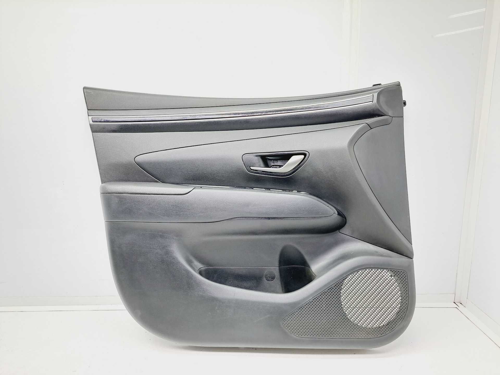 Recambio de guarnecido puerta delantera izquierda para hyundai tucson 1.6 crdi cat referencia OEM IAM 82376N7000  