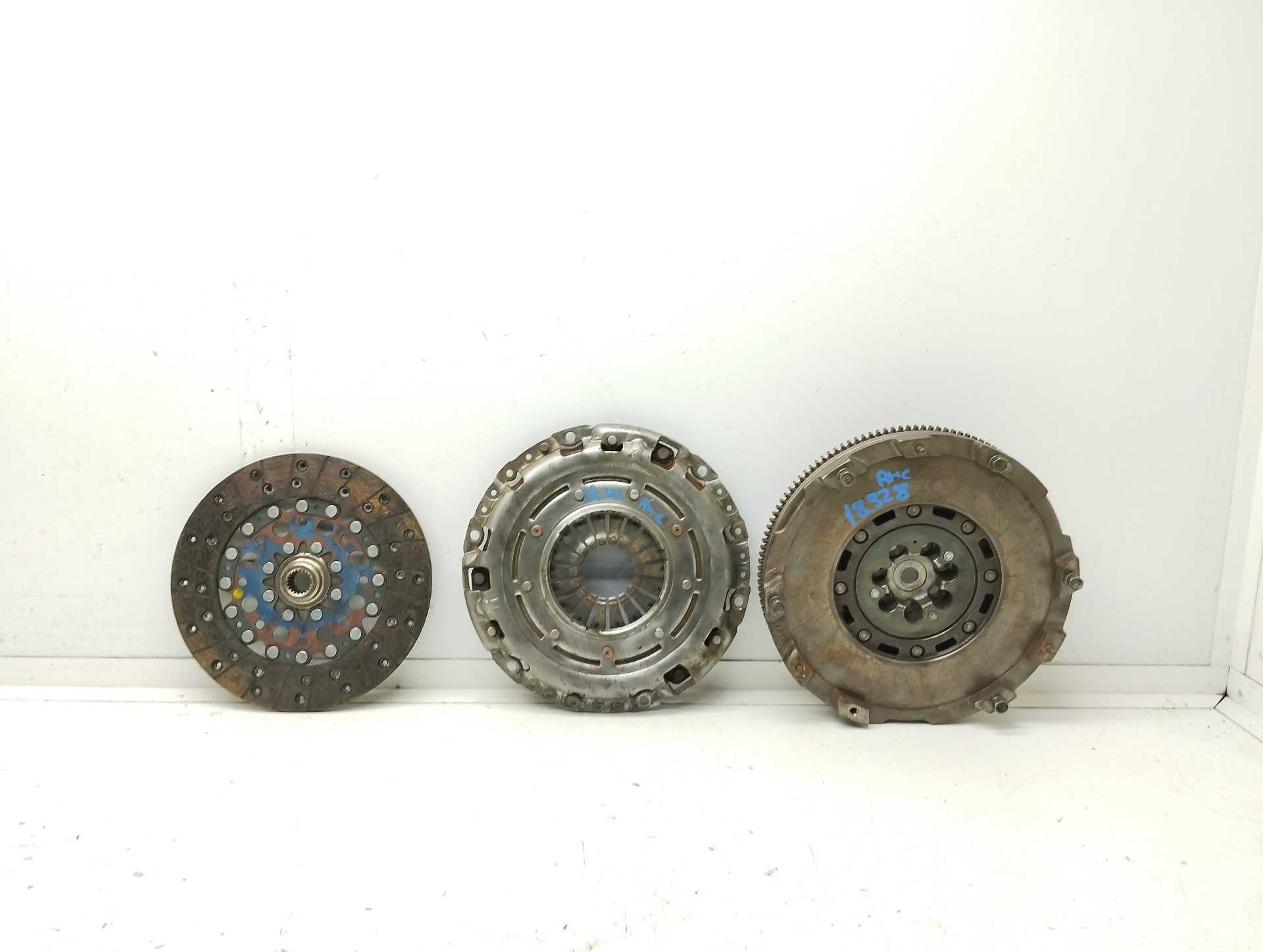 Recambio de kit embrague para hyundai tucson 1.6 crdi cat referencia OEM IAM 232002M710  
