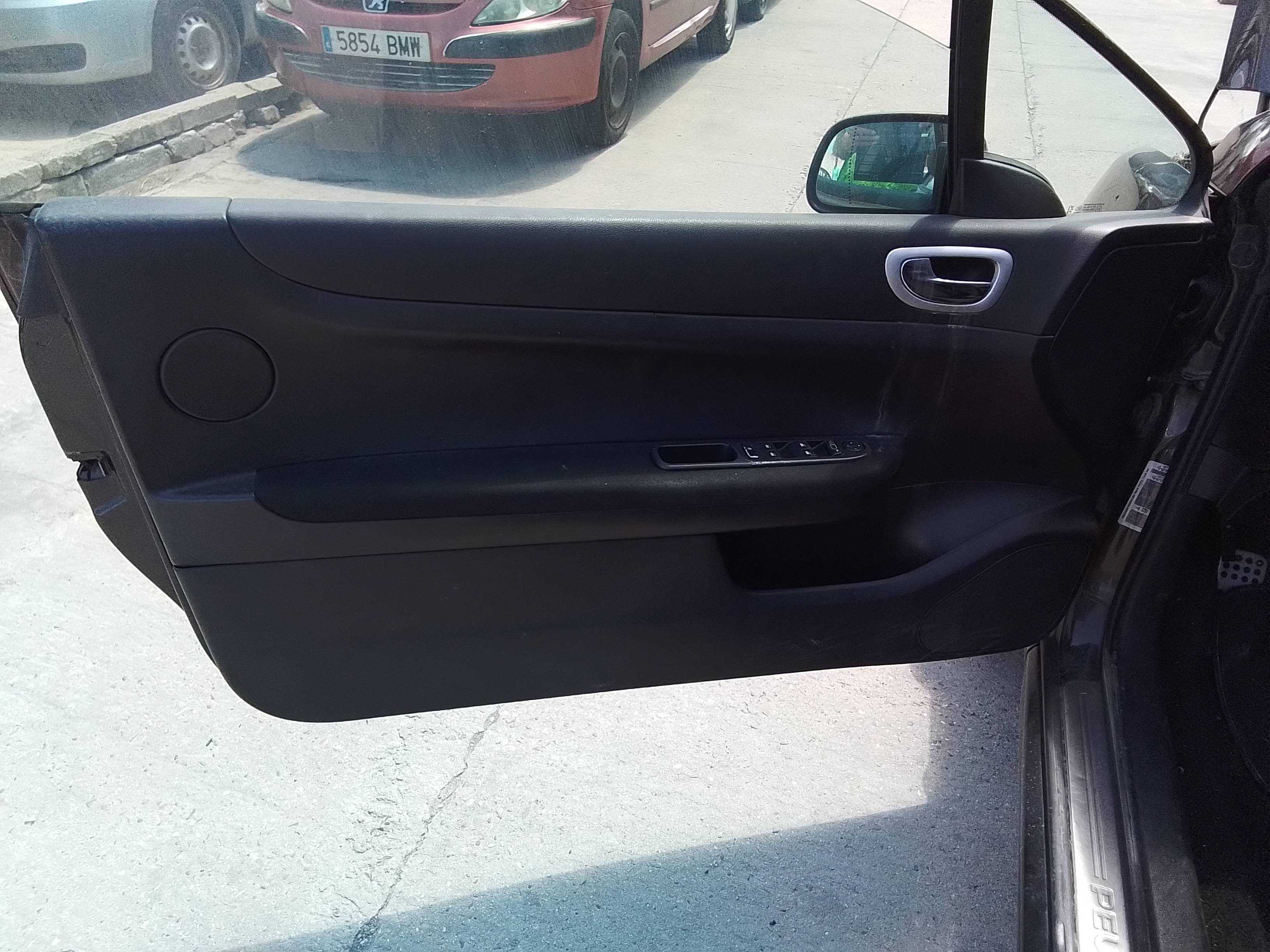 Recambio de guarnecido puerta delantera izquierda para peugeot 307 cc (s2) básico referencia OEM IAM   