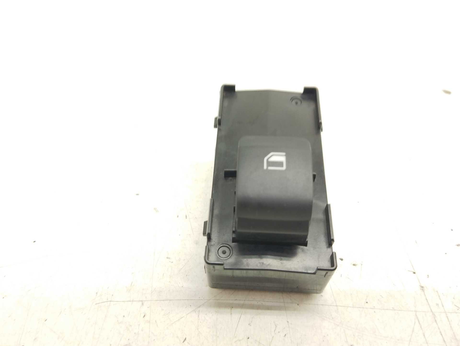 Recambio de mando elevalunas trasero derecho para hyundai tucson 1.6 crdi cat referencia OEM IAM   