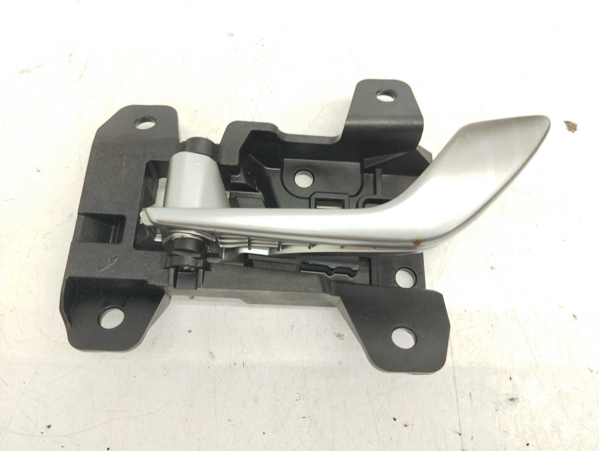 Recambio de maneta interior trasera izquierda para hyundai tucson 1.6 crdi cat referencia OEM IAM 83613N7000  