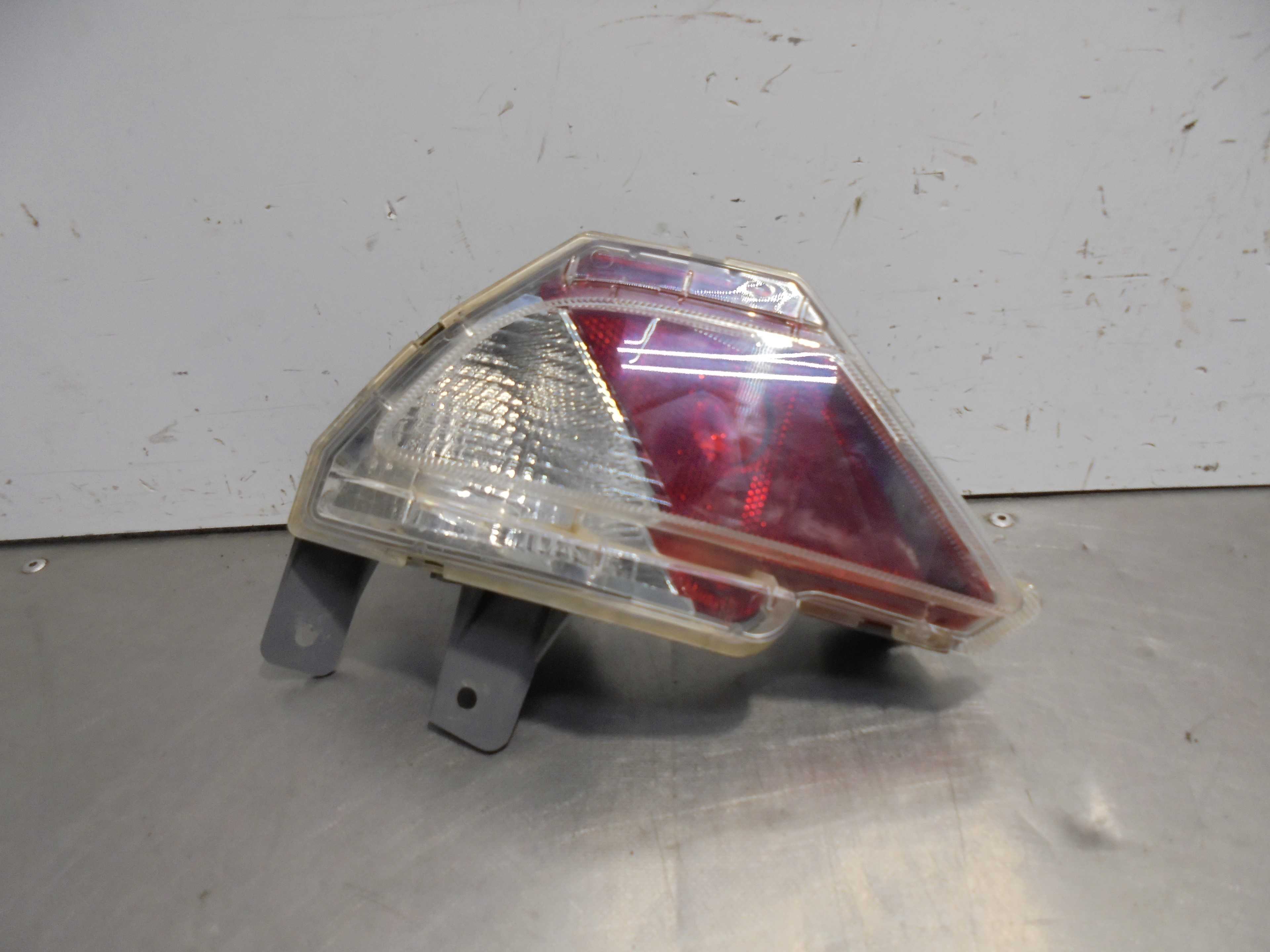 Recambio de faro antiniebla trasero izquierdo para toyota rav 4 advance hybrid referencia OEM IAM 8149042060 HAKUDEN 