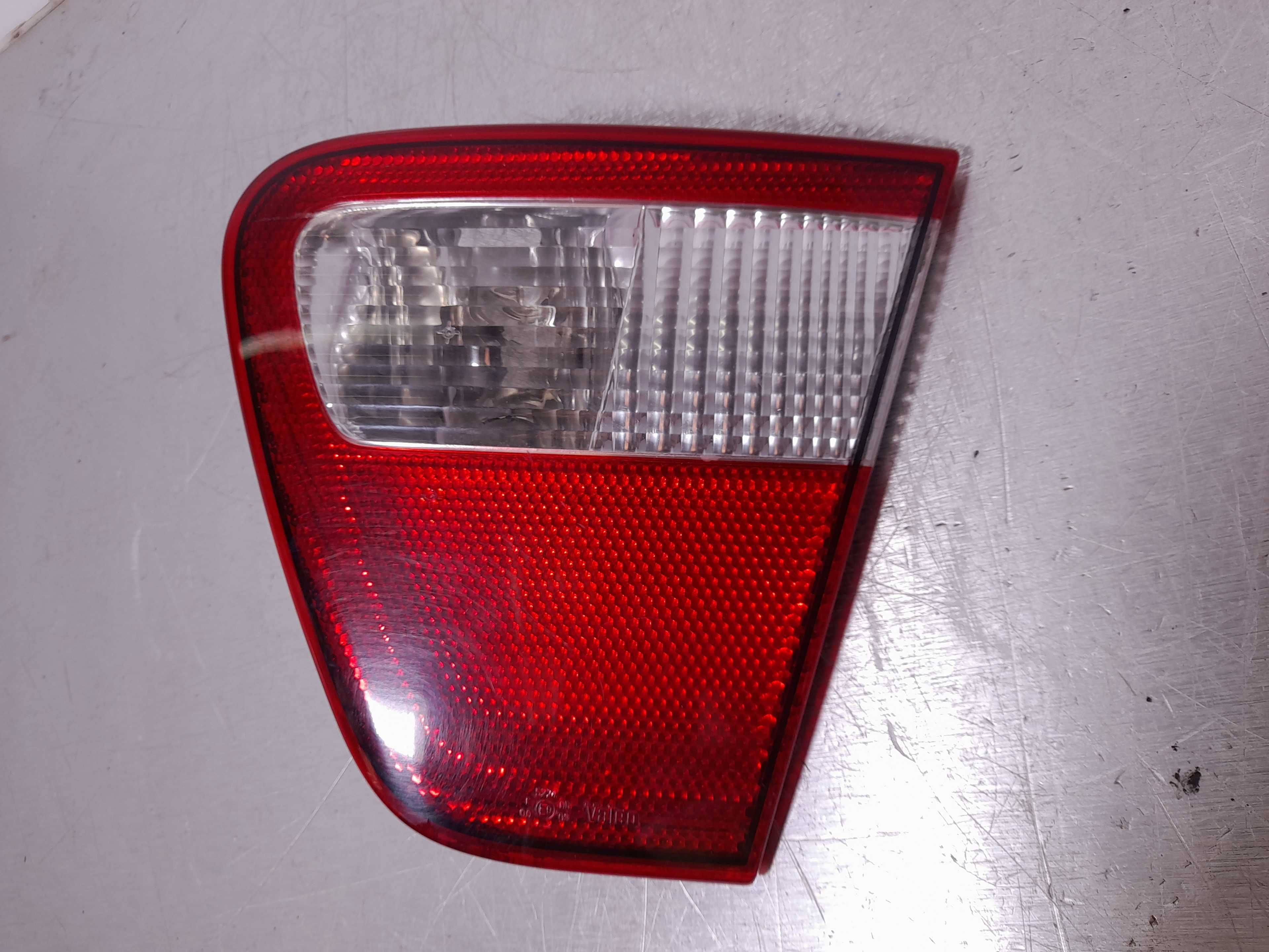 Recambio de piloto porton trasero derecho para seat cordoba berlina (6k2) referencia OEM IAM 6K5945092F VALEO 