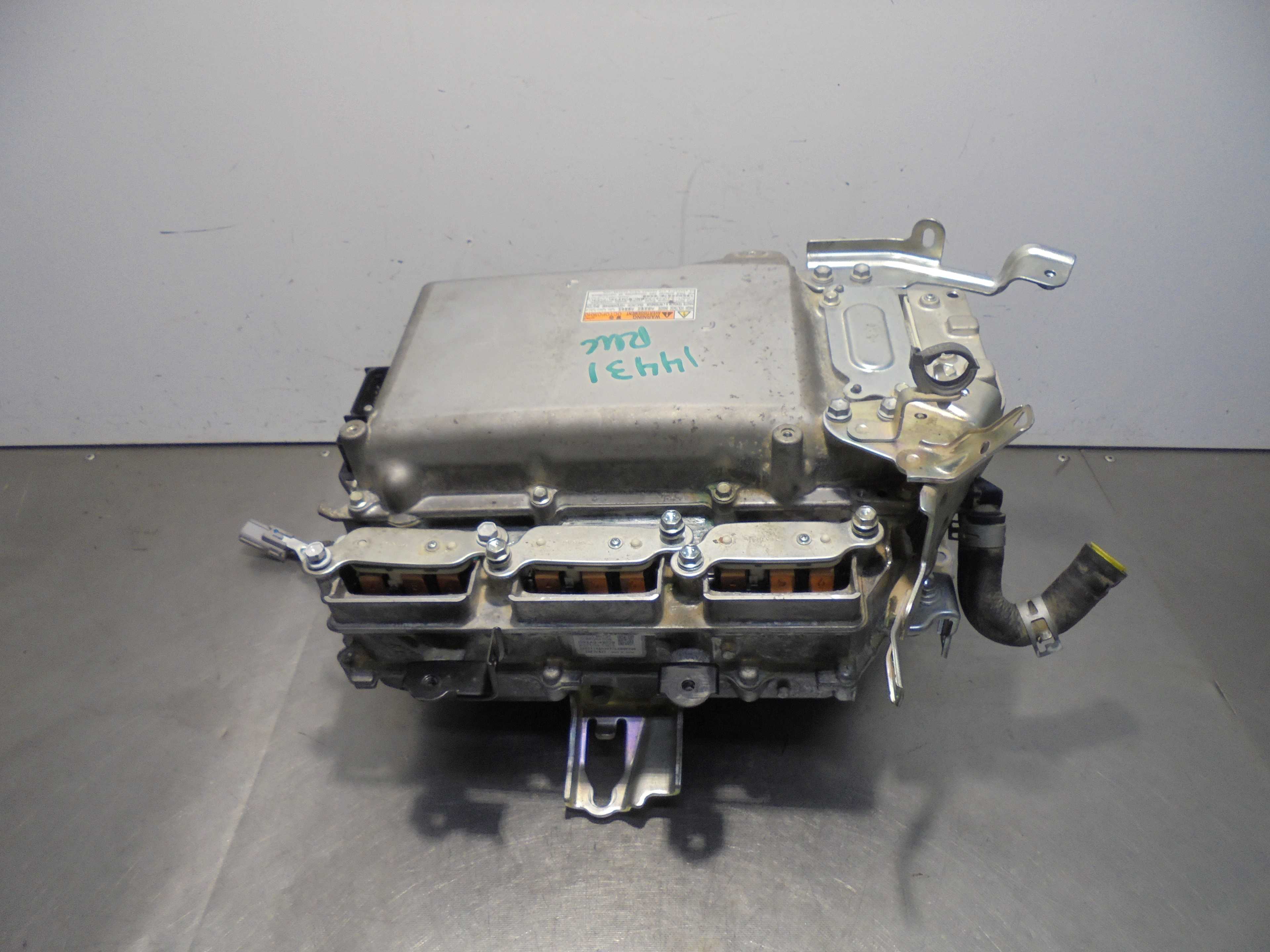 Recambio de inversor/conversor para toyota rav 4 advance hybrid referencia OEM IAM G92A042030 DENSO G927048060 1817000320