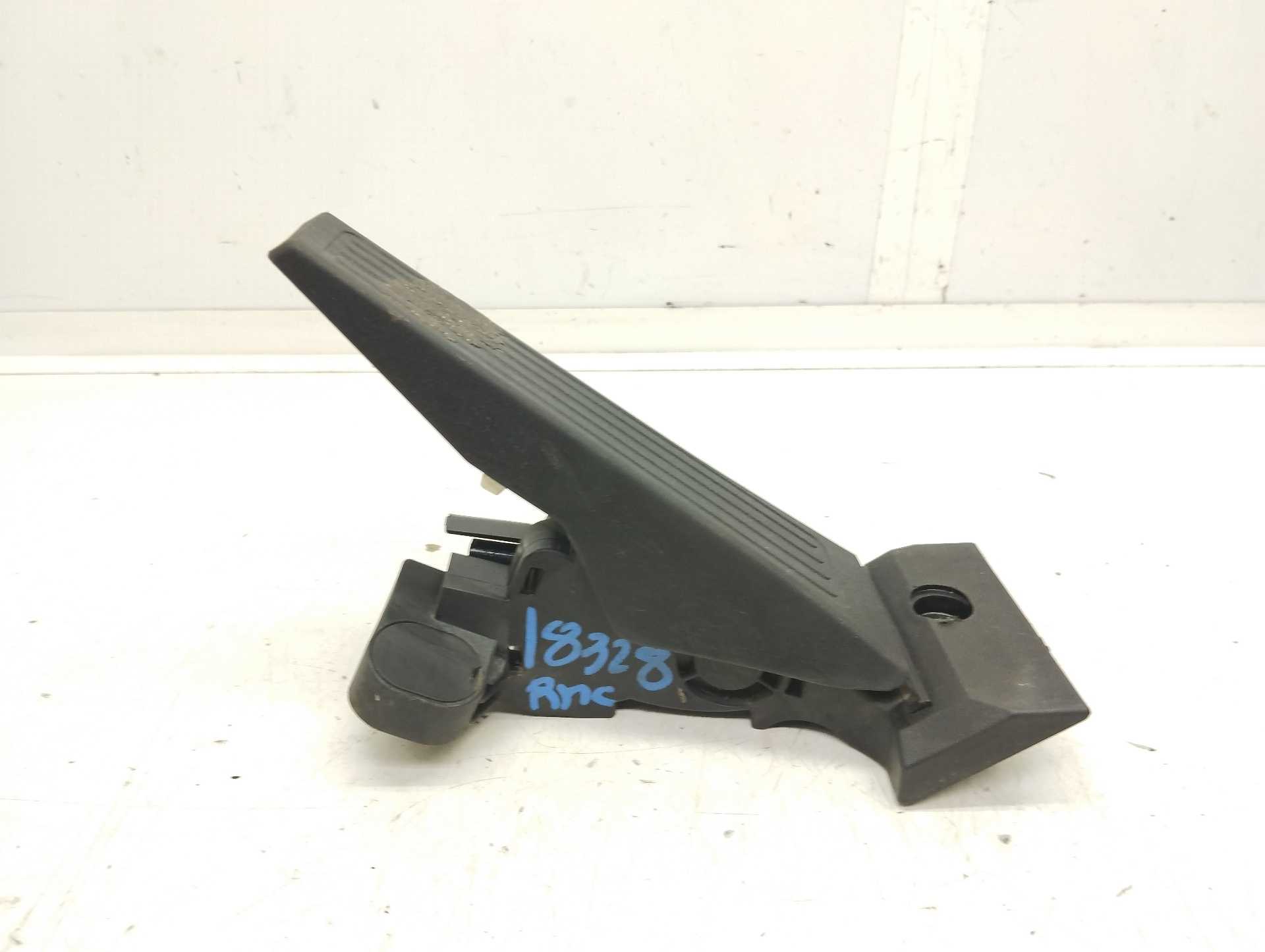 Recambio de pedal acelerador para hyundai tucson 1.6 crdi cat referencia OEM IAM 32700N7100  