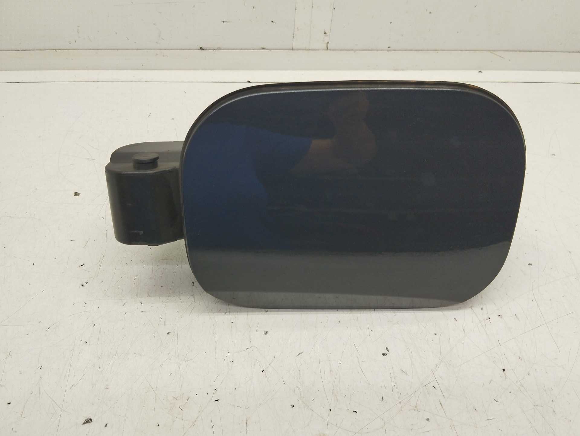 Recambio de tapa exterior combustible para hyundai tucson 1.6 crdi cat referencia OEM IAM 81596N7000  