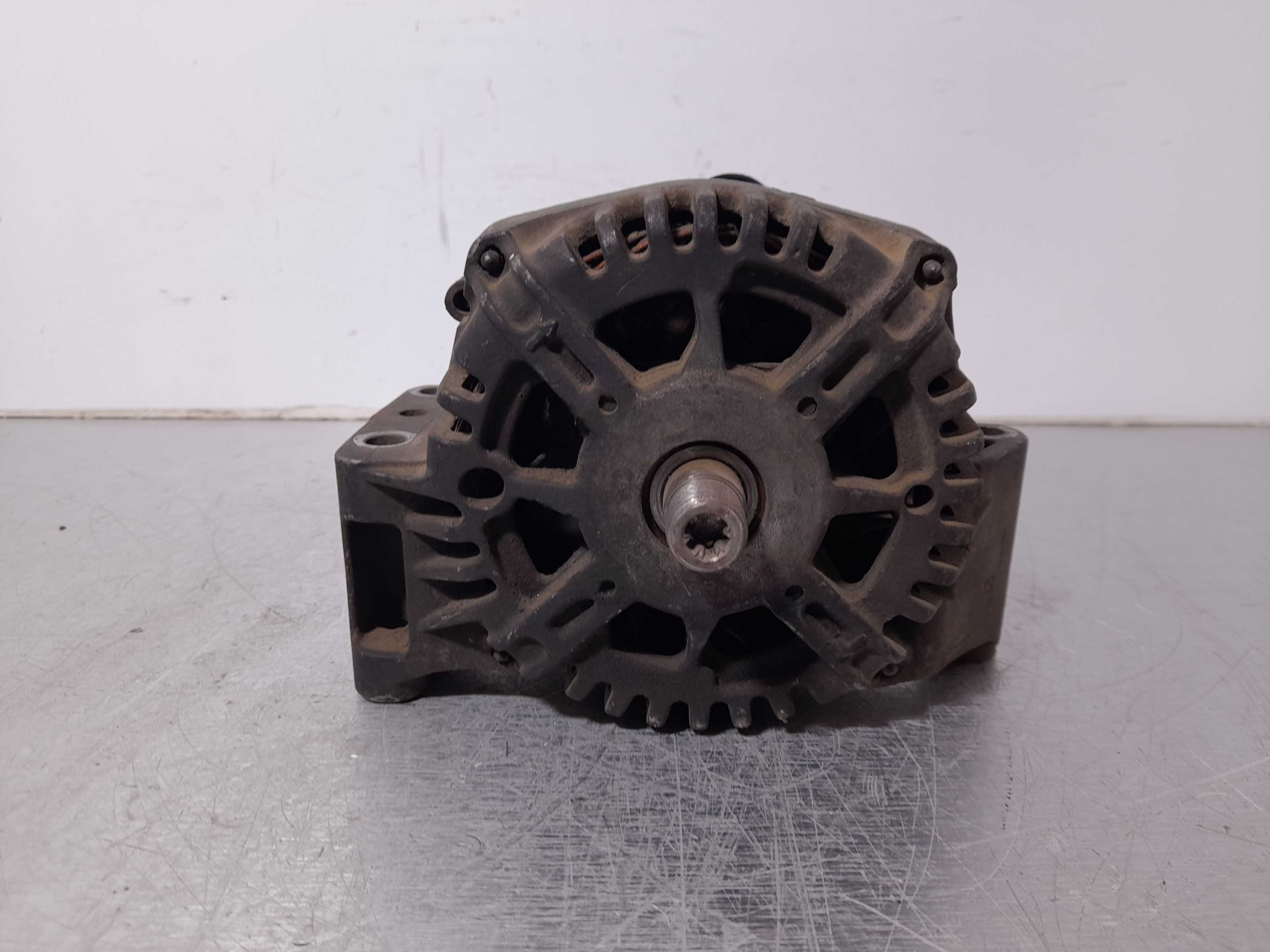 Recambio de alternador para fiat punto berlina (188) 1.3 jtd cat referencia OEM IAM 51718499 VALEO 75A