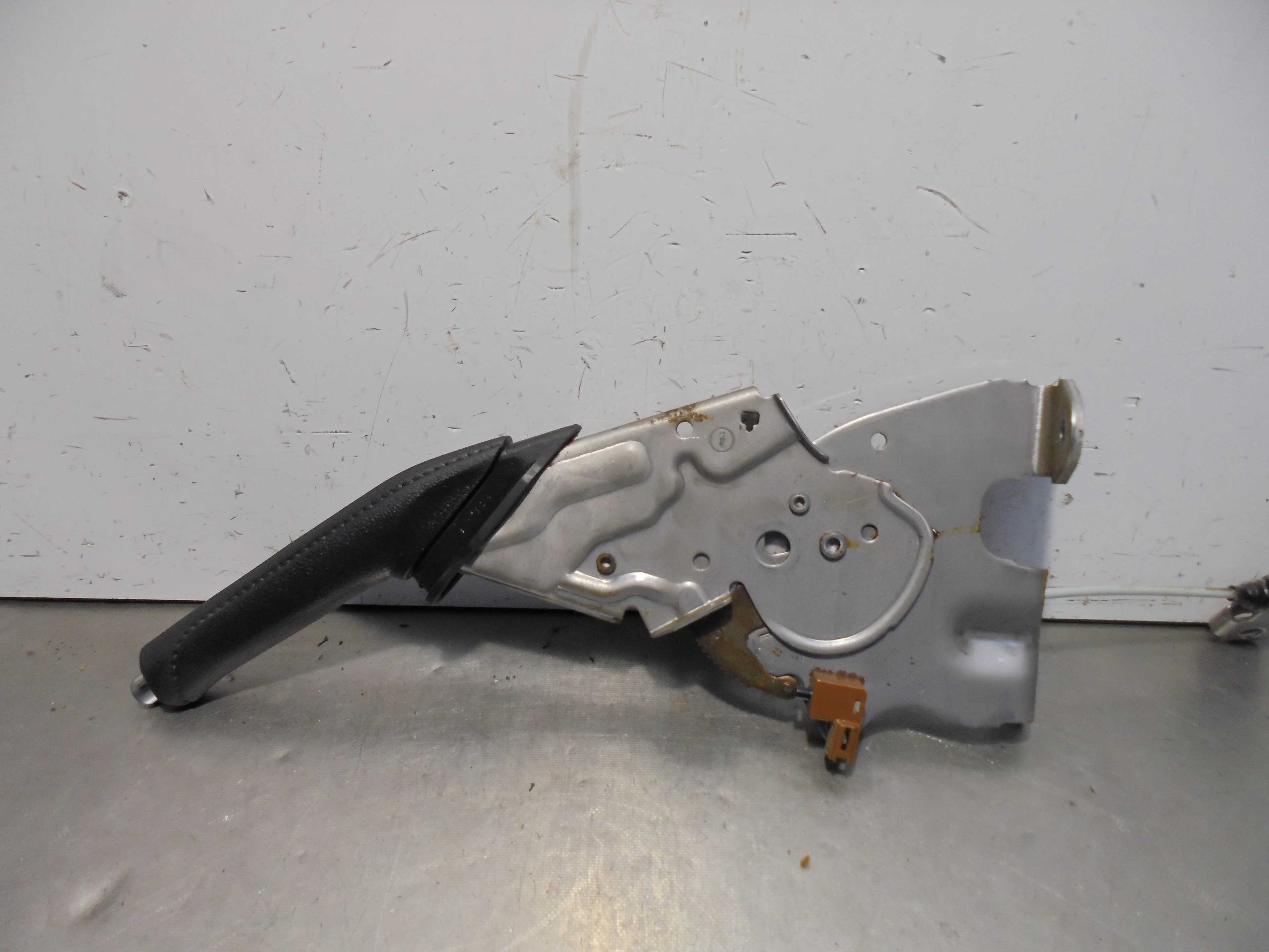 Recambio de palanca freno para toyota rav 4 advance hybrid referencia OEM IAM   