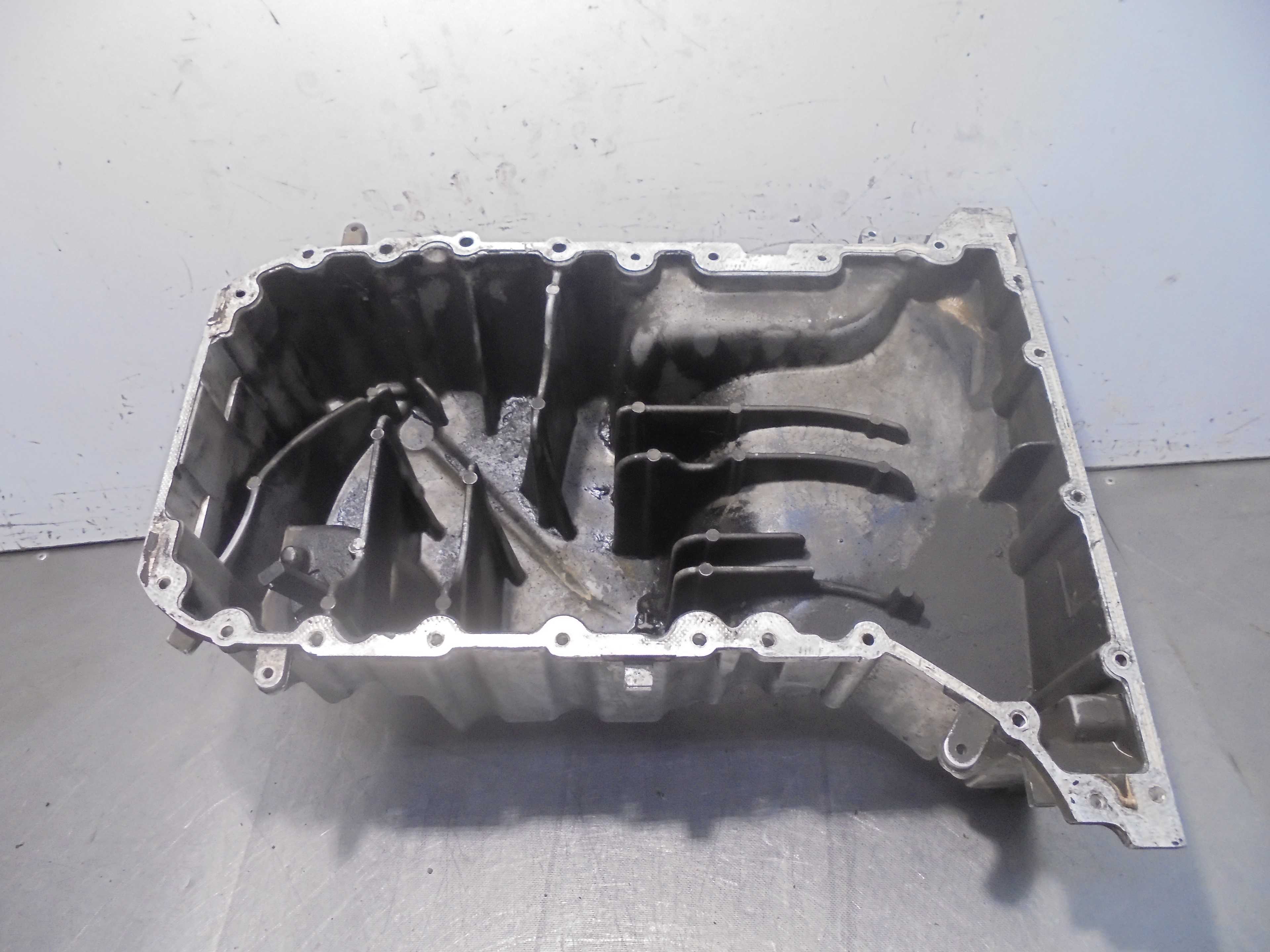 Recambio de carter para volkswagen touareg (7la) tdi r5 referencia OEM IAM 070103603 6PR00807905 