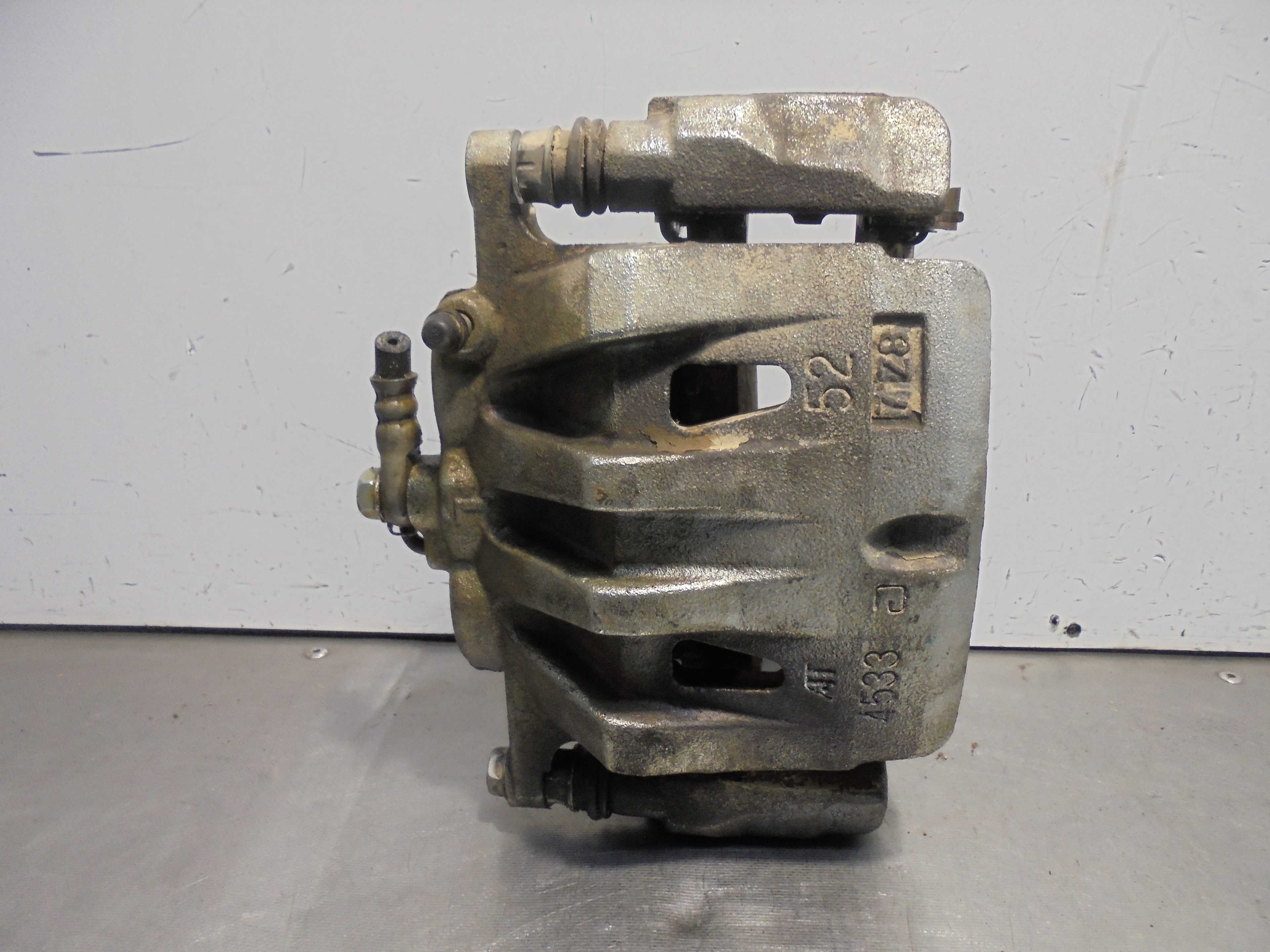 Recambio de pinza de freno delantera izquierda para toyota rav 4 advance hybrid referencia OEM IAM   