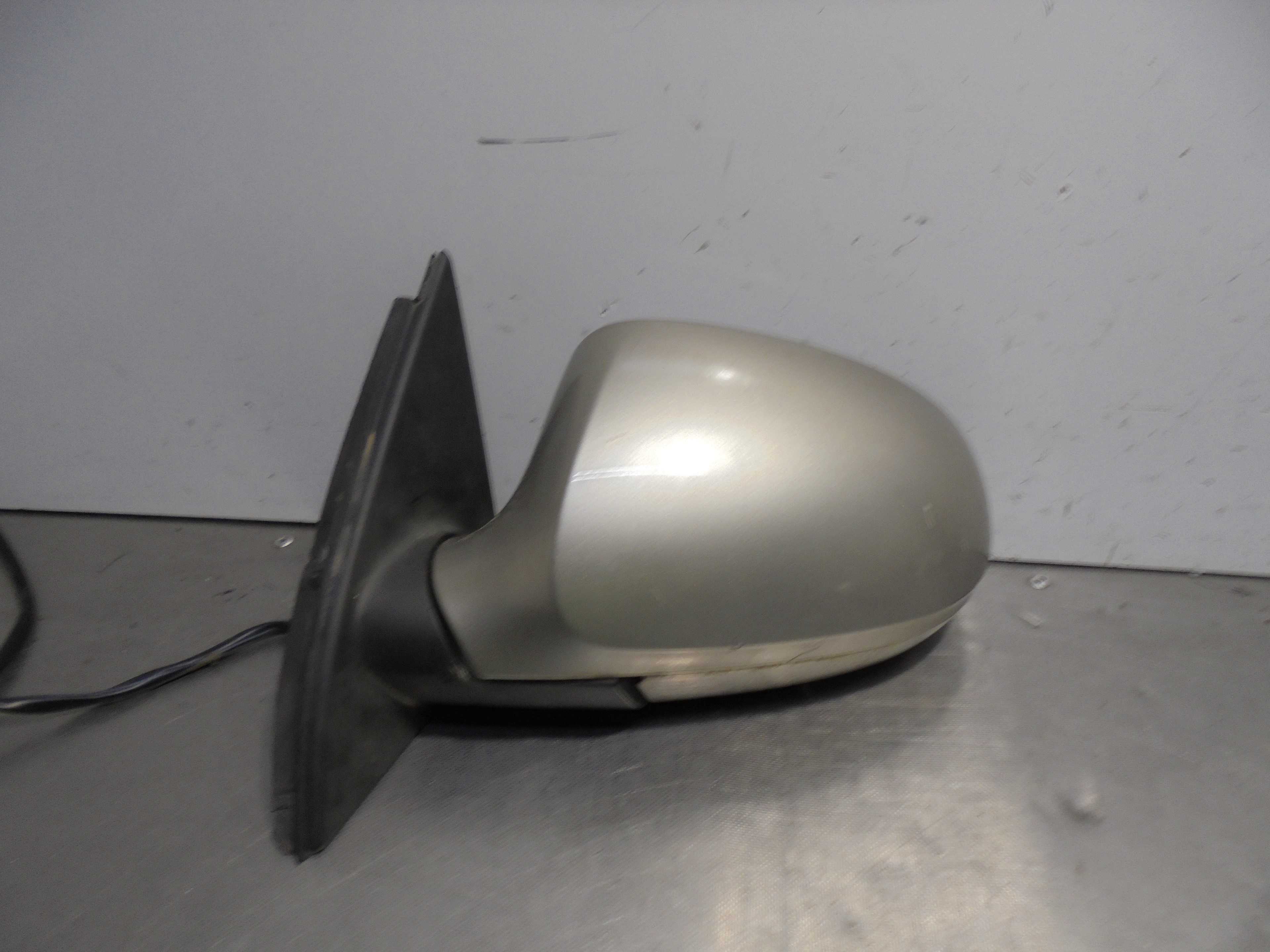 Recambio de retrovisor izquierdo para volkswagen passat berlina (3c2) edition referencia OEM IAM  ELECTRICO 4 PUERTAS 