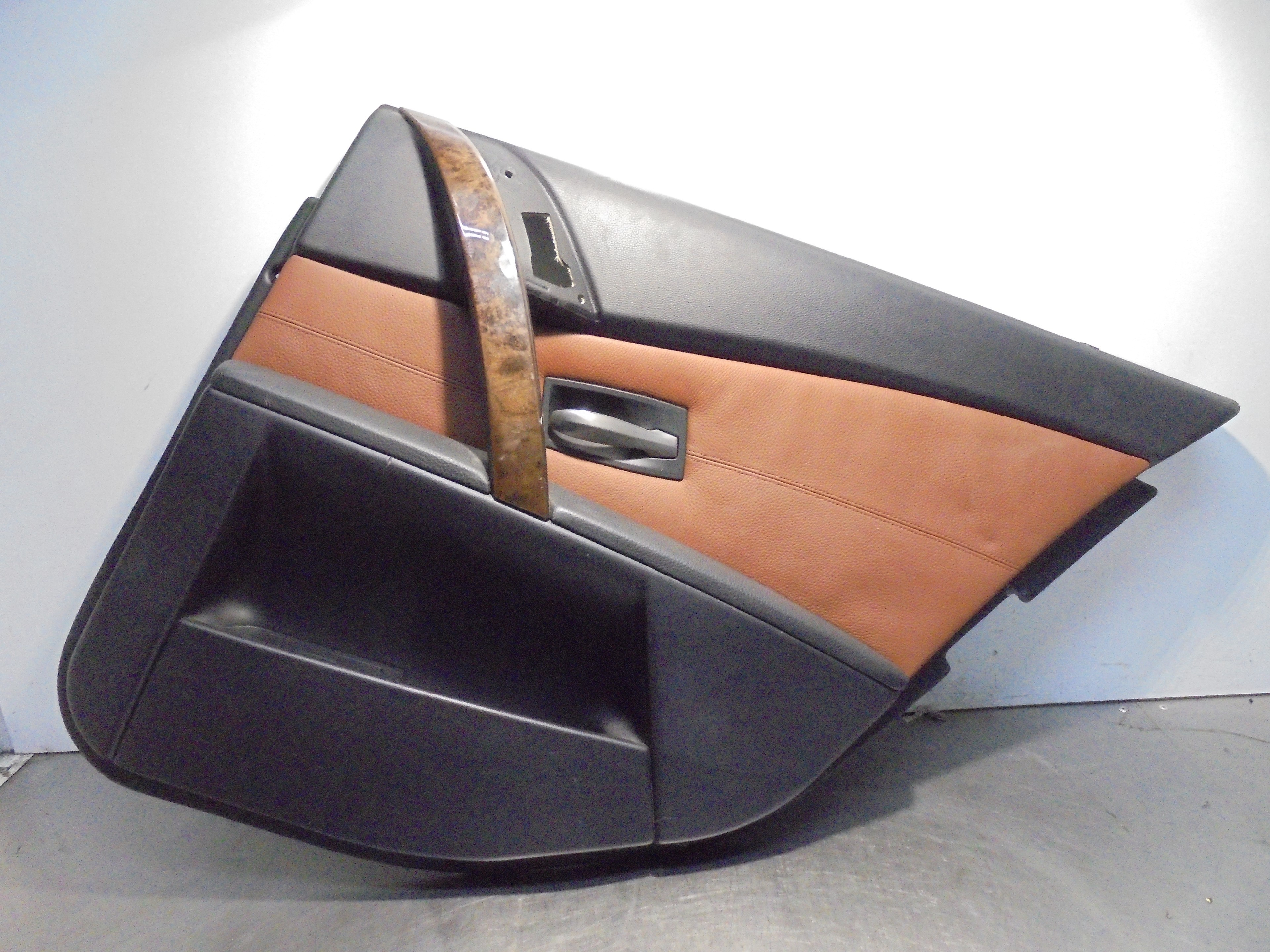 Recambio de guarnecido puerta trasera derecha para bmw serie 5 berlina (e60) 535d referencia OEM IAM   