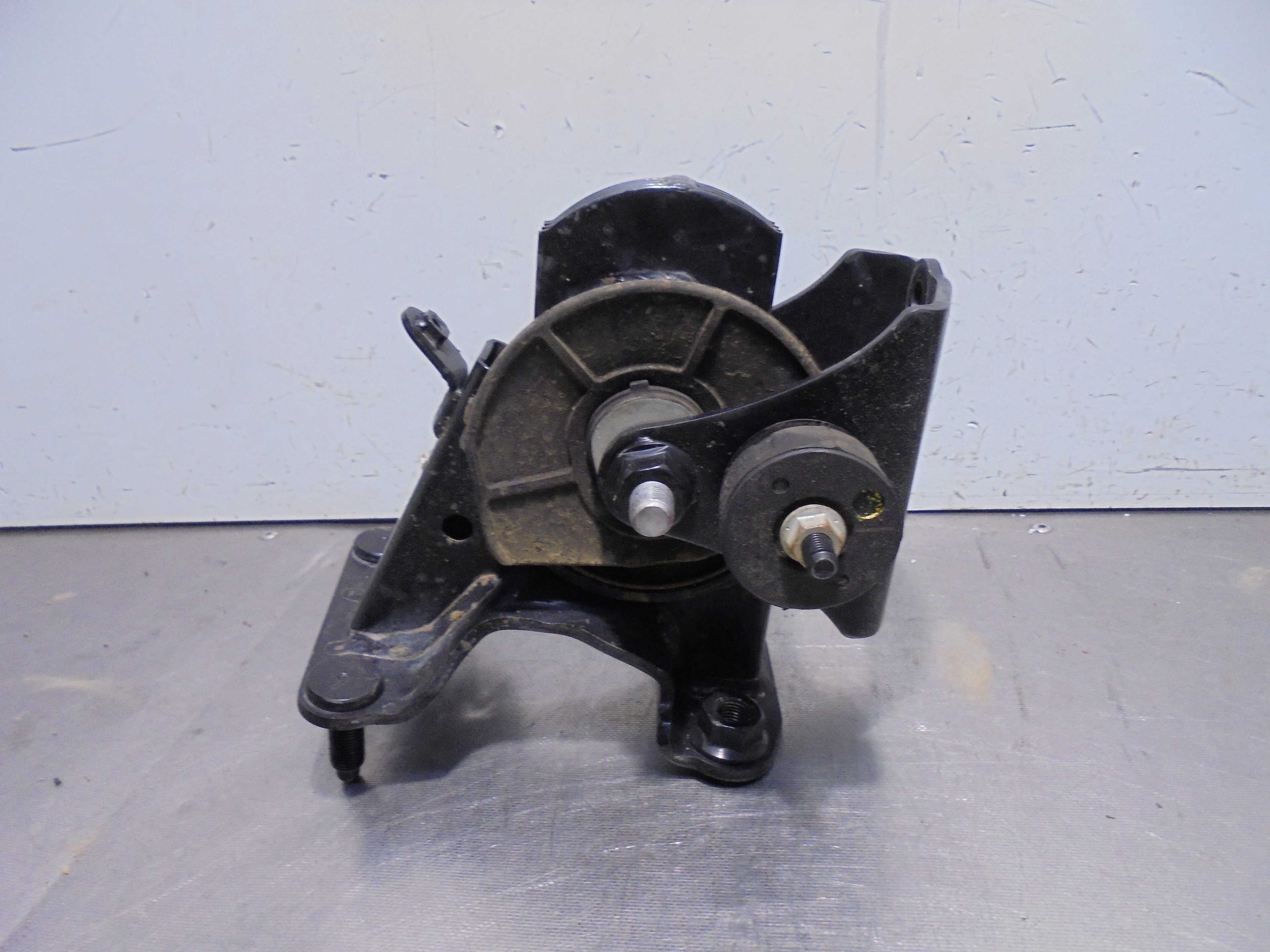 Recambio de soporte motor trasero para toyota rav 4 advance hybrid referencia OEM IAM   