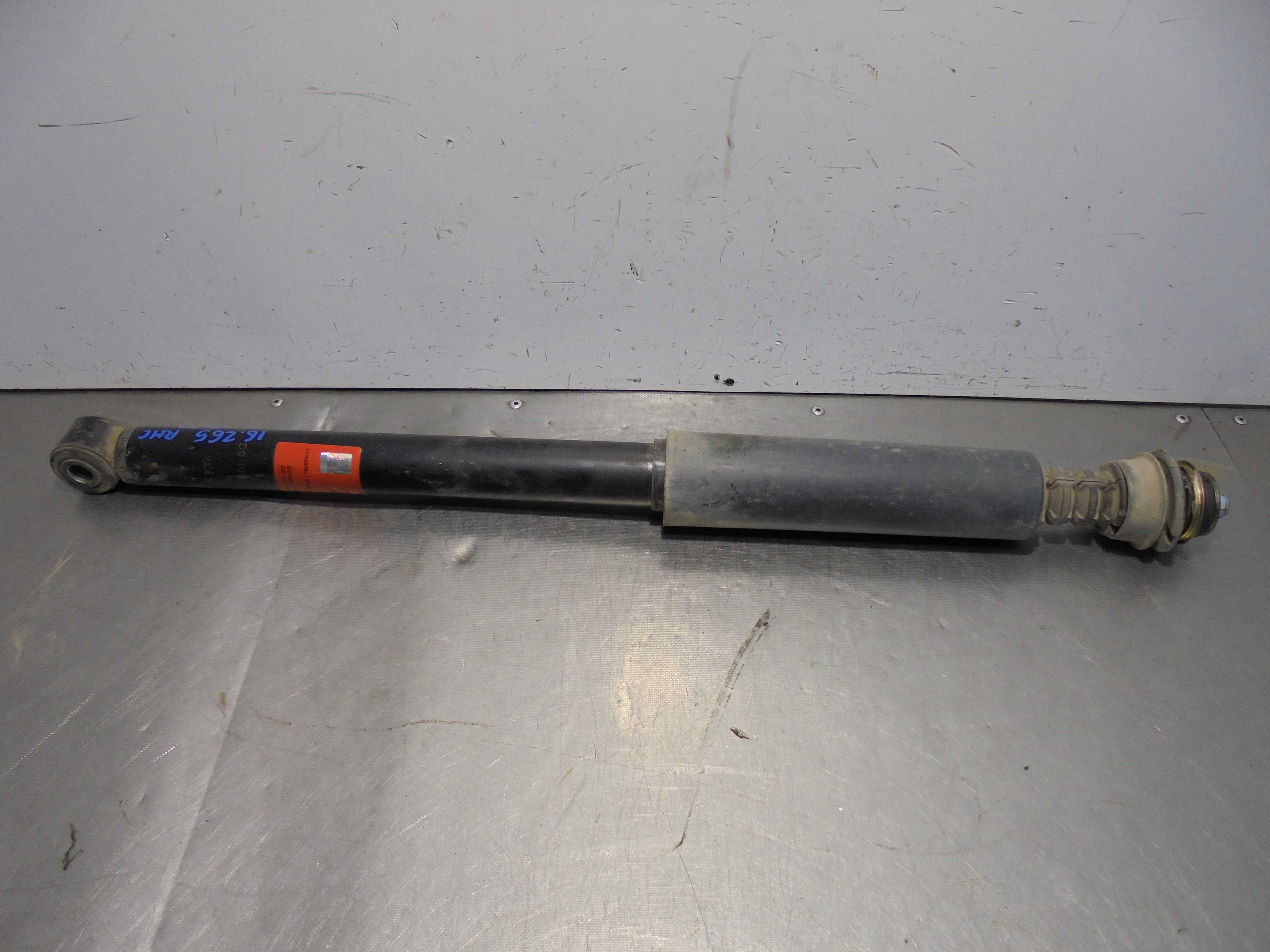 Recambio de amortiguador trasero derecho para toyota yaris (ncp1/nlp1/scp1) referencia OEM IAM  4853009400 