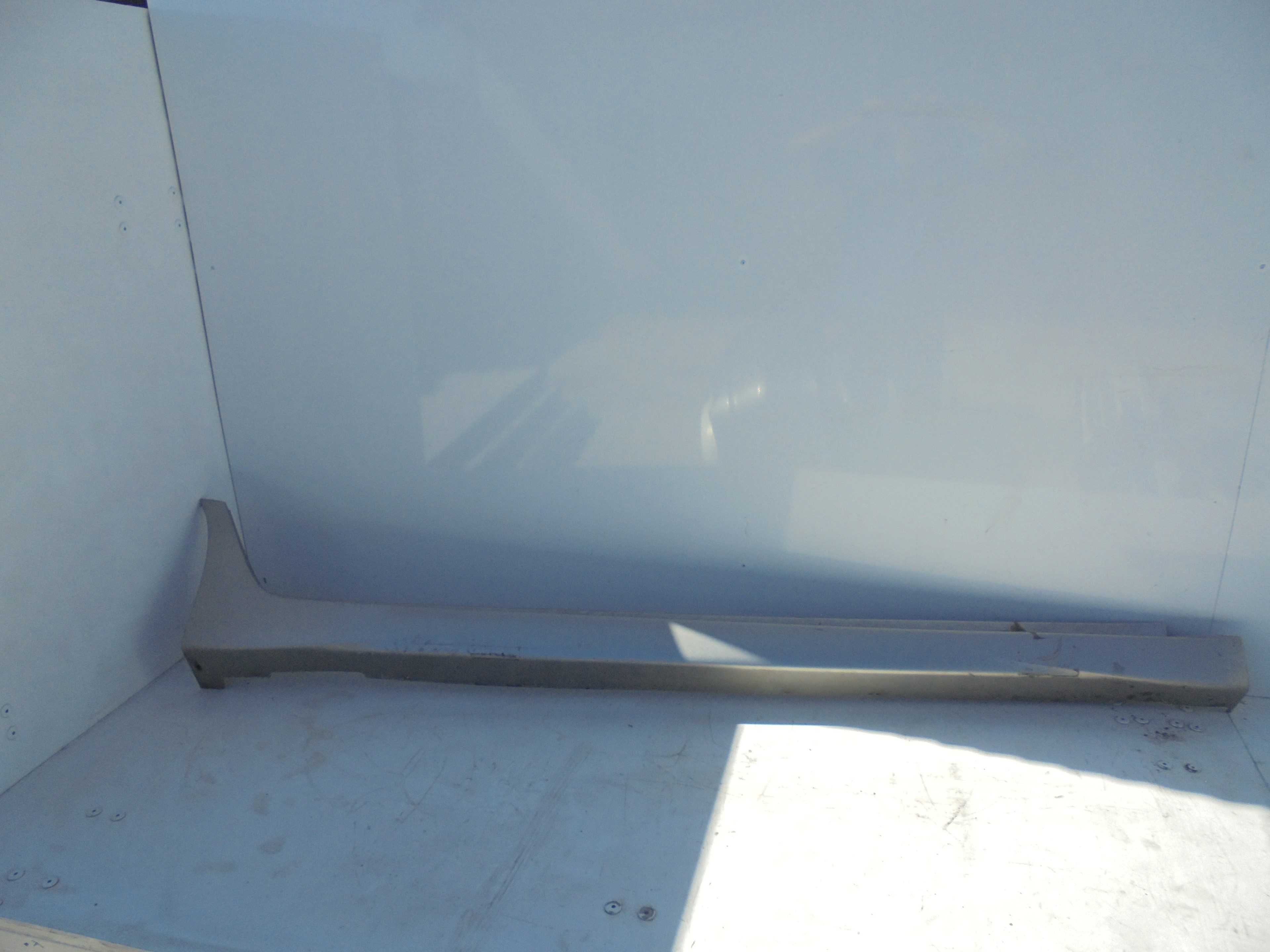 Recambio de faldon lateral para mitsubishi grandis (na0w) 2.0 di-d cat referencia OEM IAM   