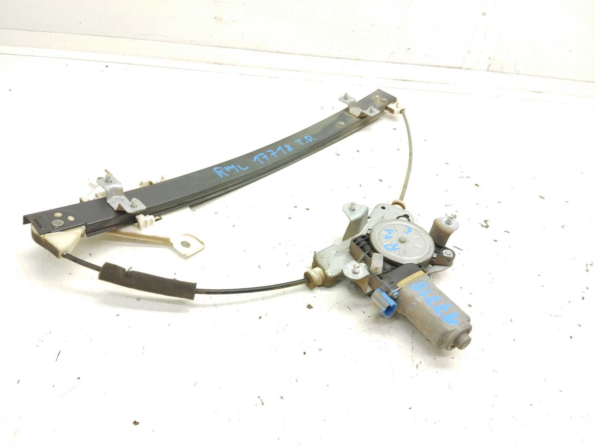Recambio de elevalunas trasero derecho para chevrolet captiva 2.0 vcdi ls referencia OEM IAM 25937970  