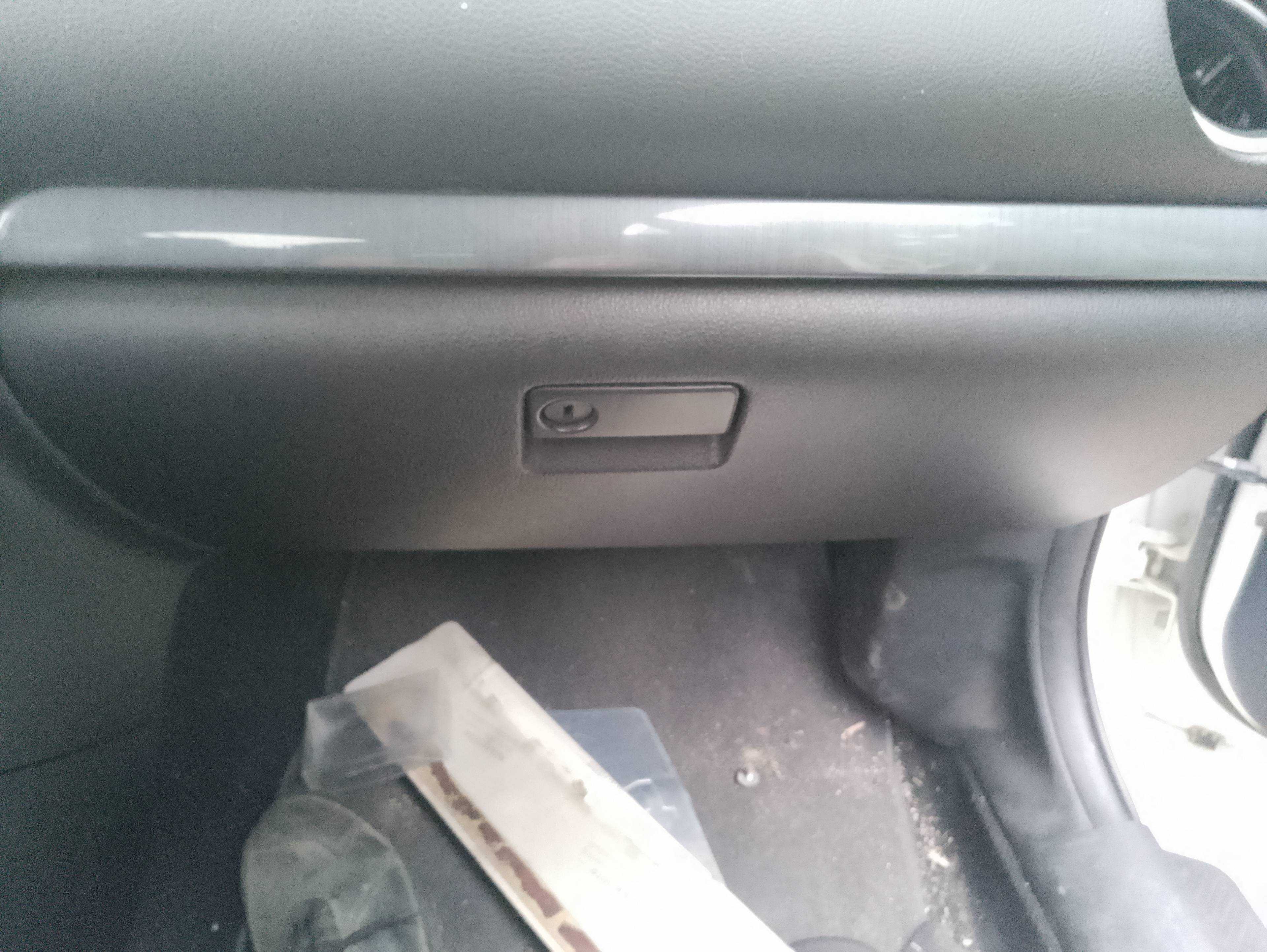 Recambio de guantera para mazda 6 berlina (gg) 2.0 crtd 143 active (5-ptas.) referencia OEM IAM   