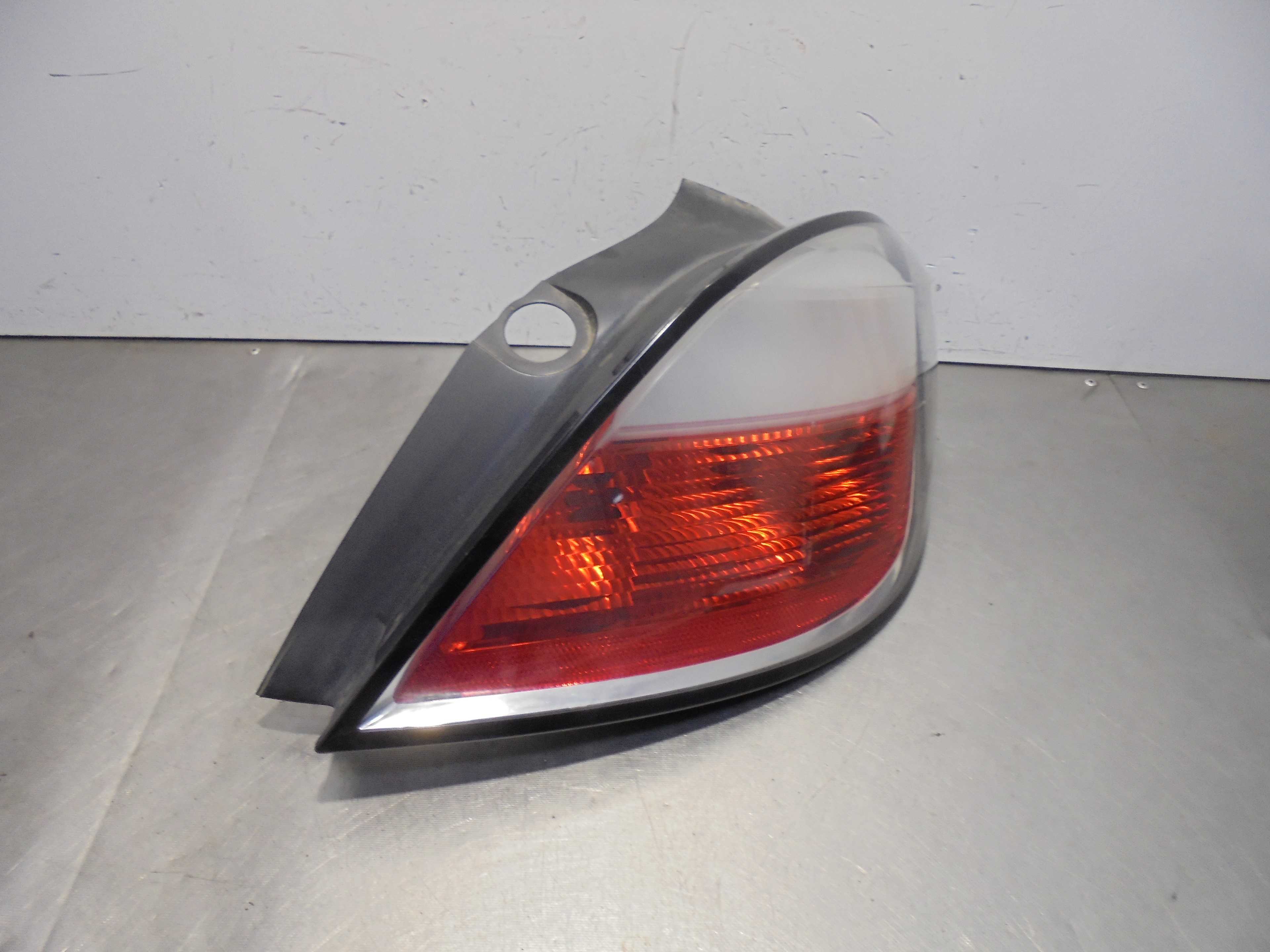 Recambio de piloto trasero derecho para opel astra h ber. cosmo referencia OEM IAM 342691834  