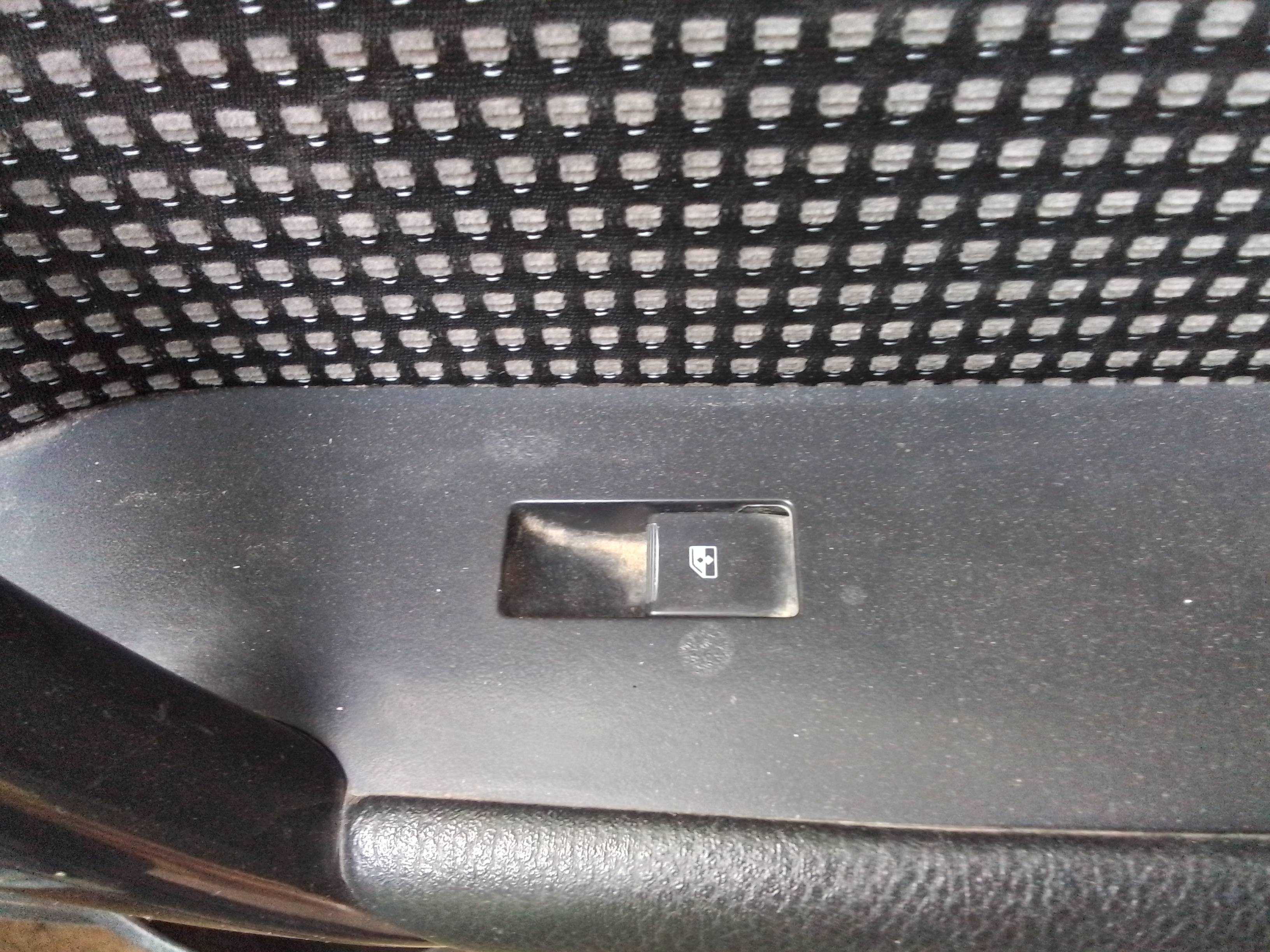 Recambio de mando elevalunas delantero derecho para chevrolet captiva 2.0 vcdi ls referencia OEM IAM   