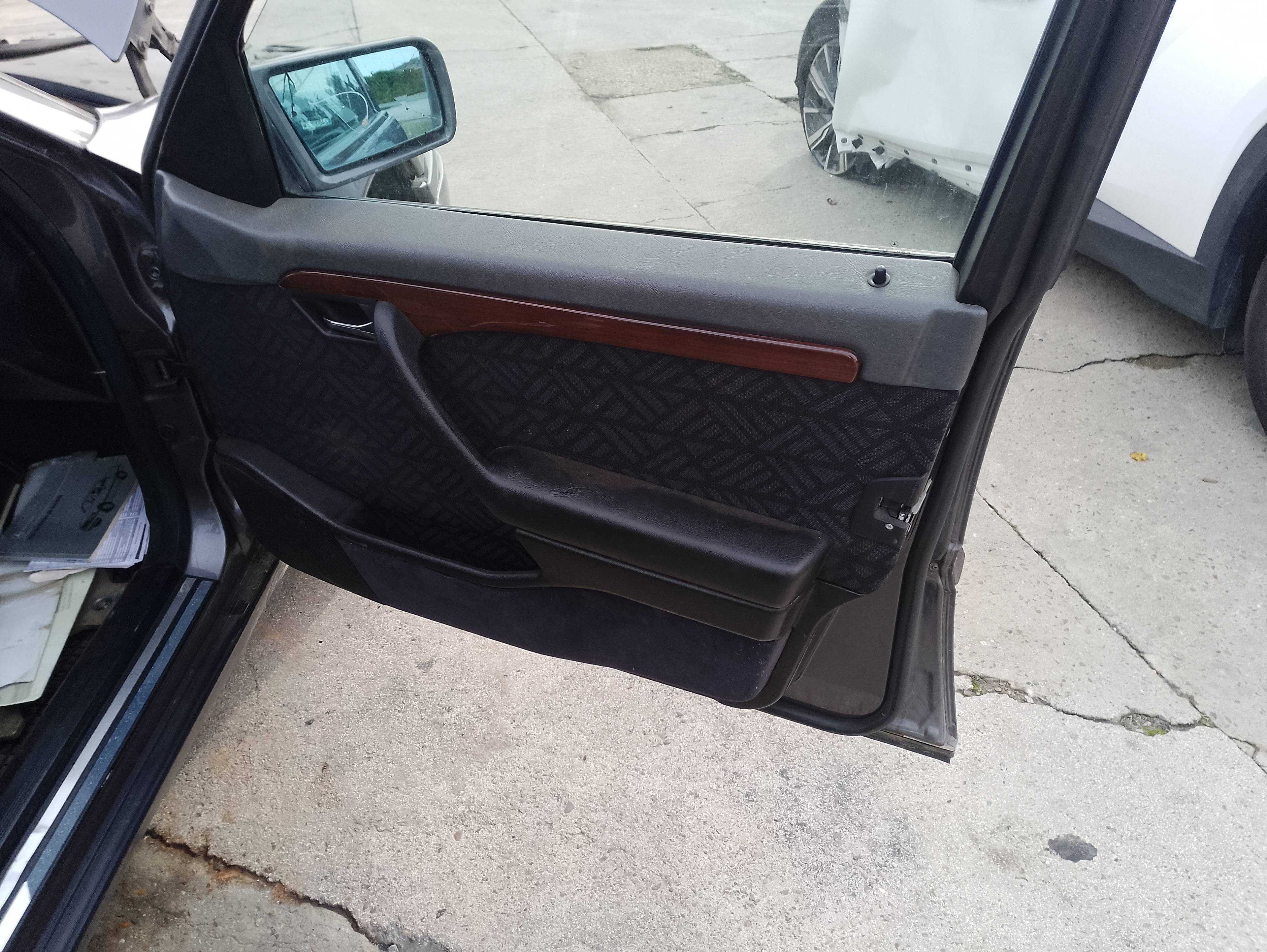 Recambio de guarnecido puerta delantera derecha para mercedes-benz clase c (w202) berlina 180 (202.018) referencia OEM IAM   