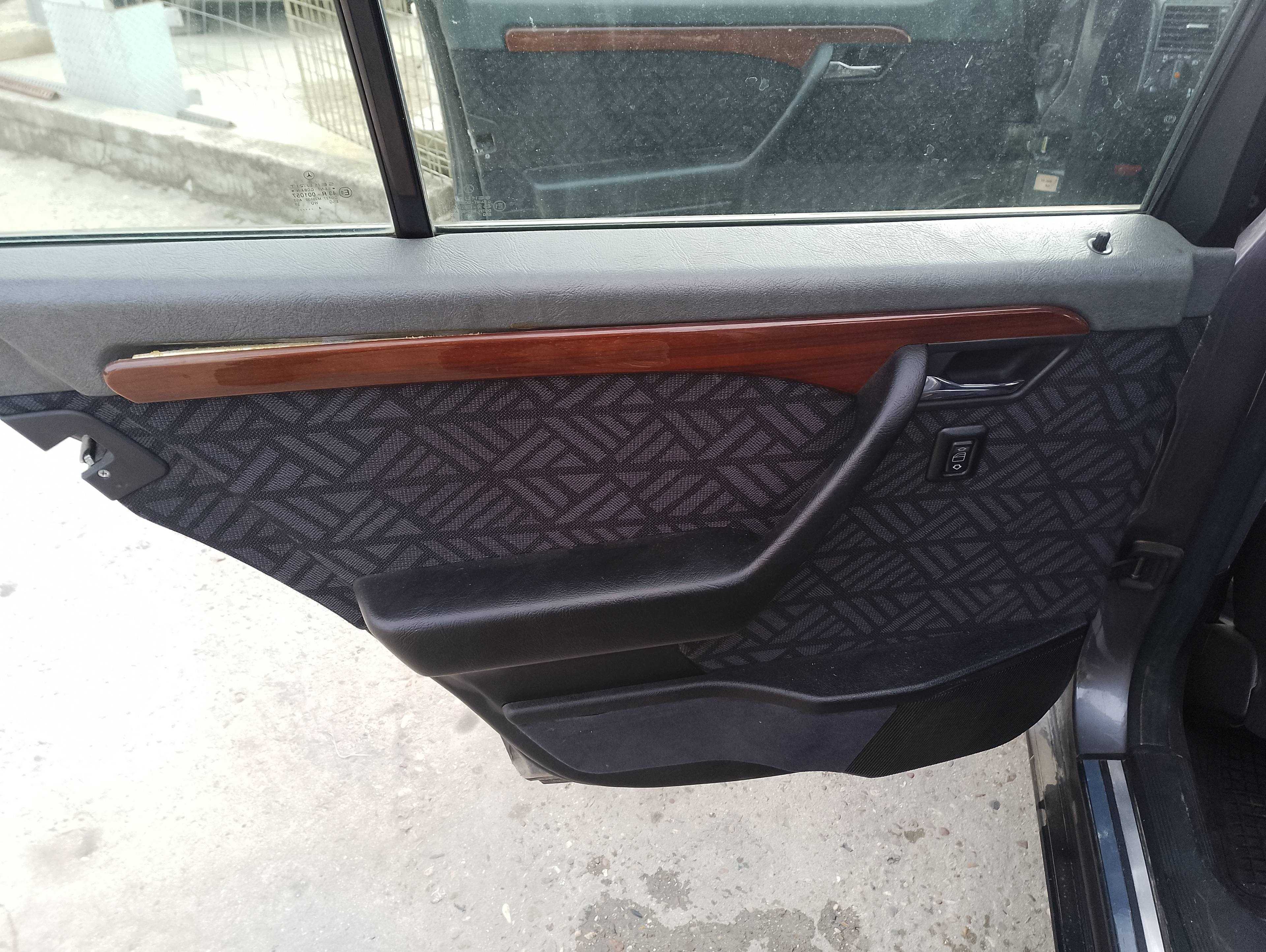 Recambio de guarnecido puerta trasera izquierda para mercedes-benz clase c (w202) berlina 180 (202.018) referencia OEM IAM   