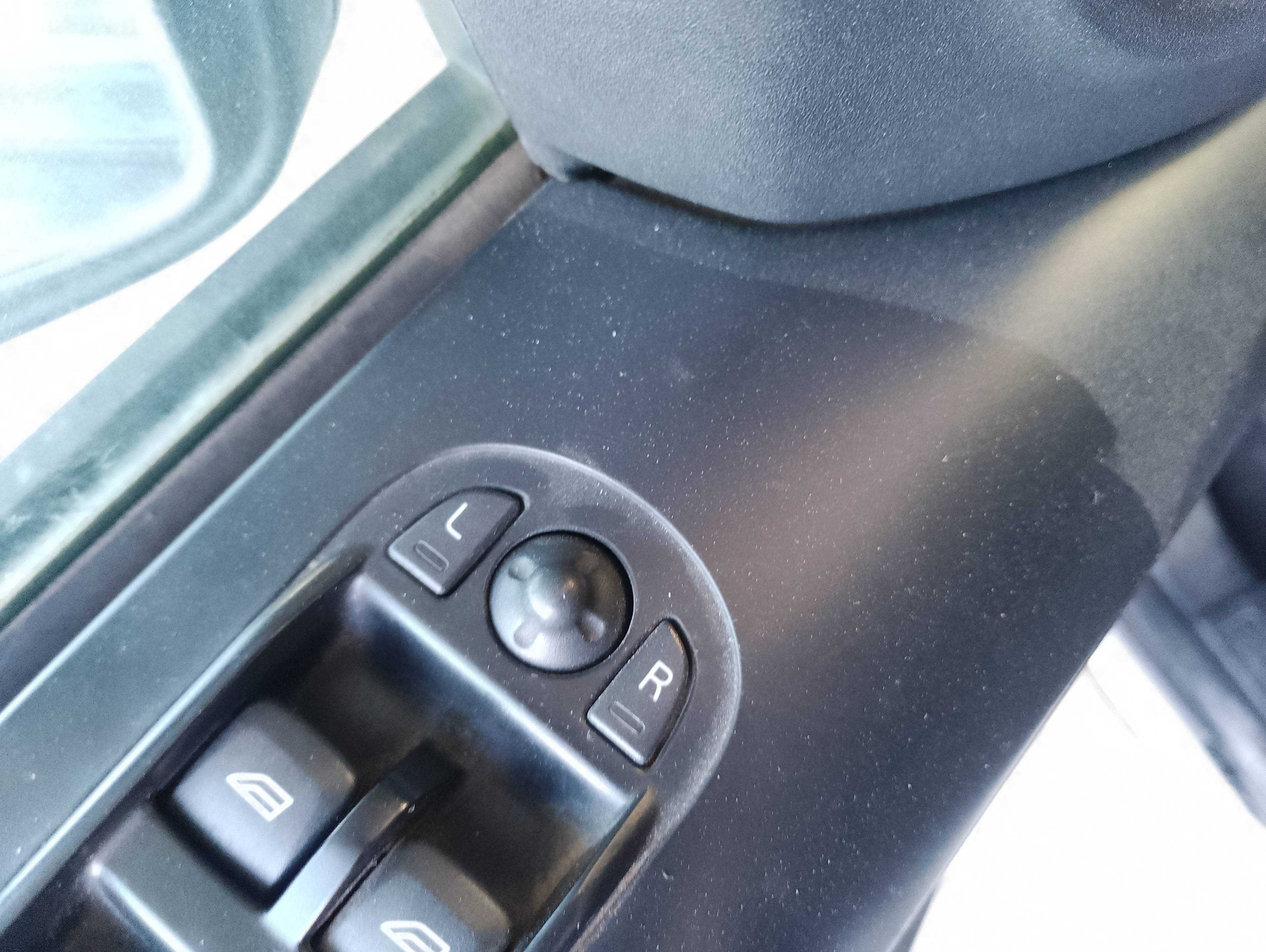 Recambio de mando retrovisor para land rover freelander (lr2) td4 e referencia OEM IAM   