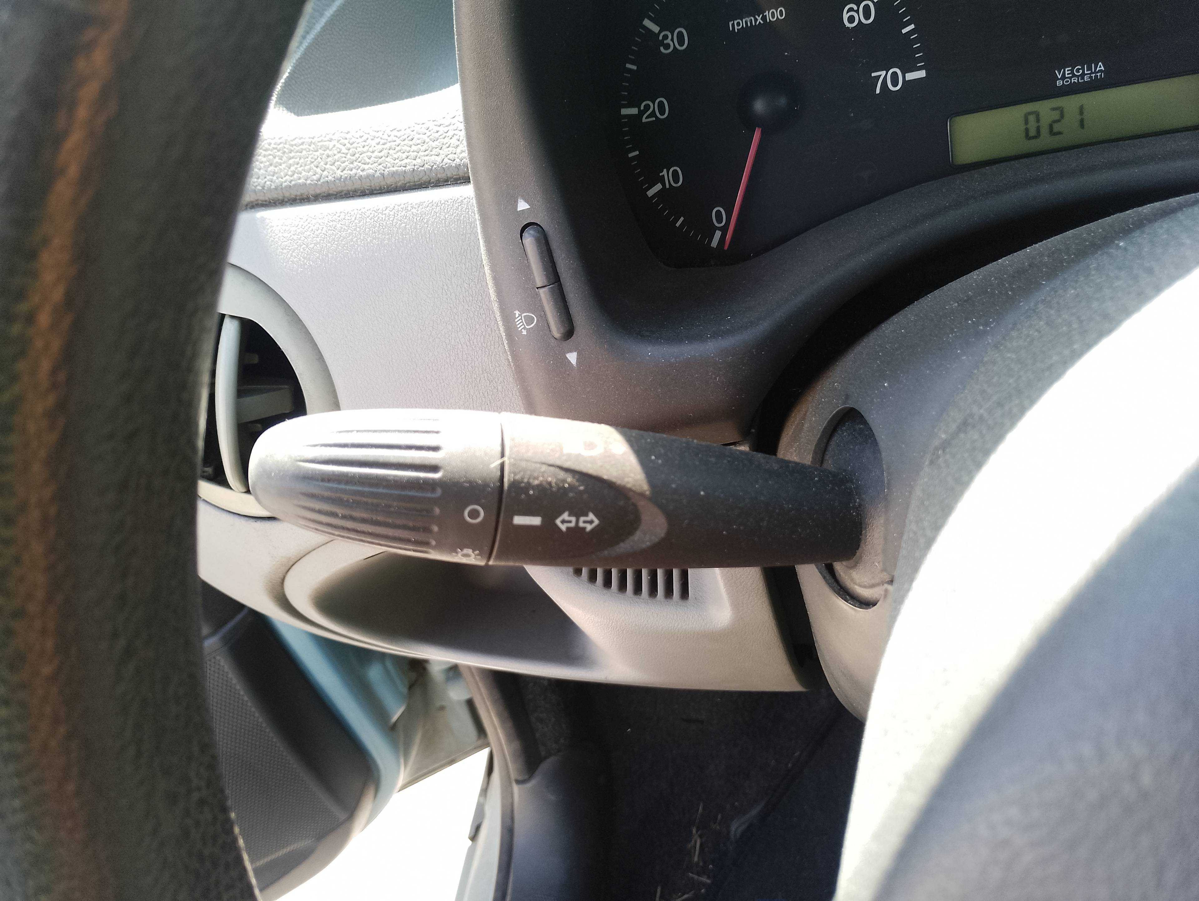 Recambio de mando luces para fiat punto berlina (188) 1.9 jtd 85 dynamic referencia OEM IAM 10400563480  