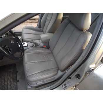 ASIENTO DELANTERO IZQUIERDO 