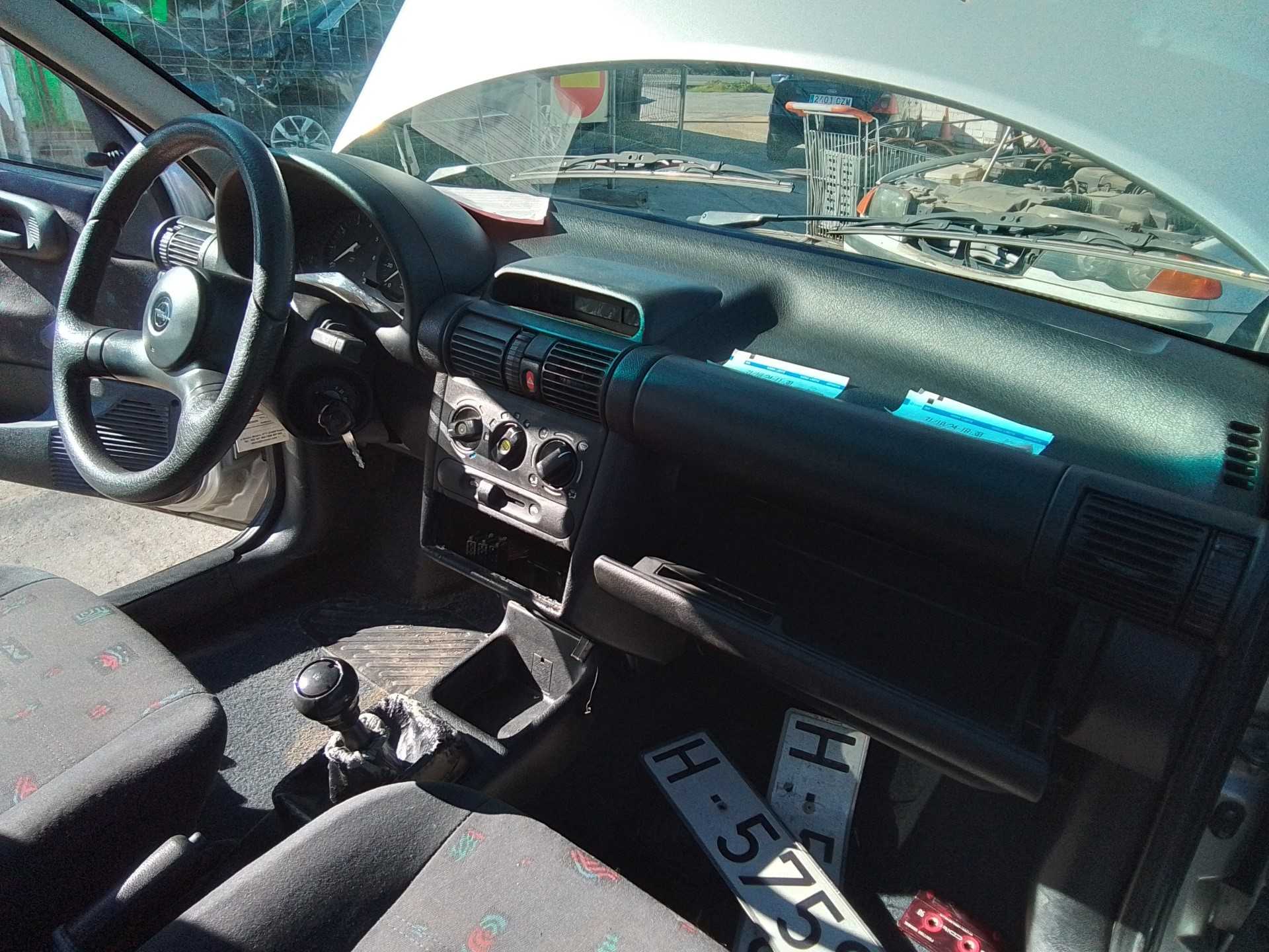 Recambio de salpicadero para opel corsa b eco referencia OEM IAM   
