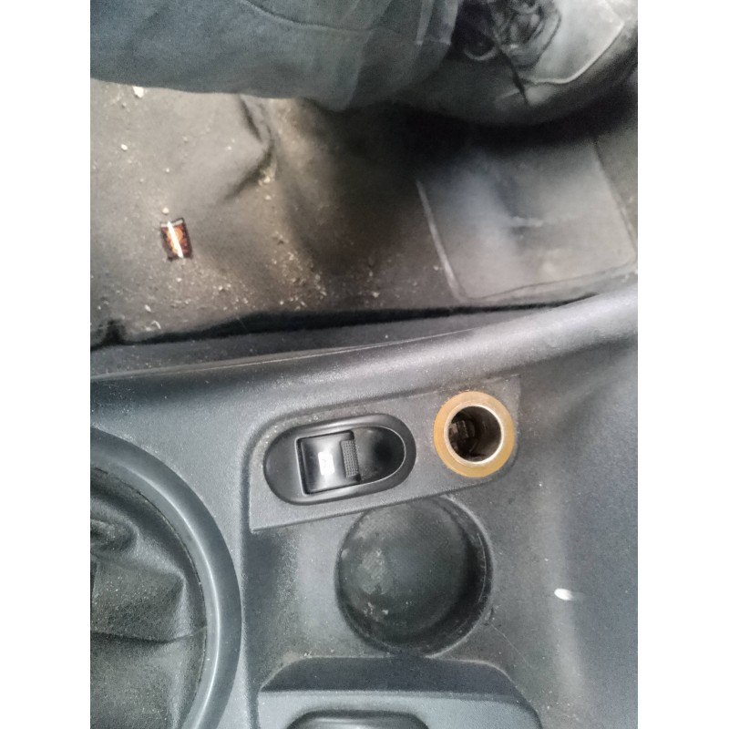 Recambio de mando elevalunas delantero izquierdo para citroën c3 1.1 satisfaction referencia OEM IAM   