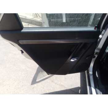 GUARNECIDO PUERTA TRASERA IZQUIERDA 