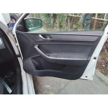 GUARNECIDO PUERTA DELANTERA DERECHA 