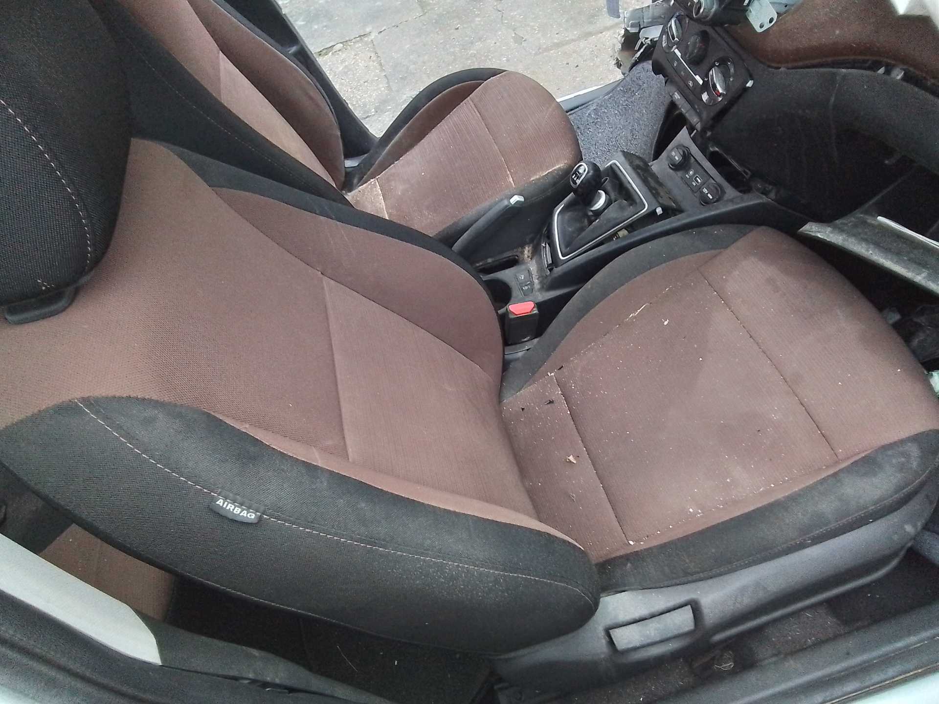 Recambio de asiento delantero derecho para hyundai i20 1.2 16v cat referencia OEM IAM   