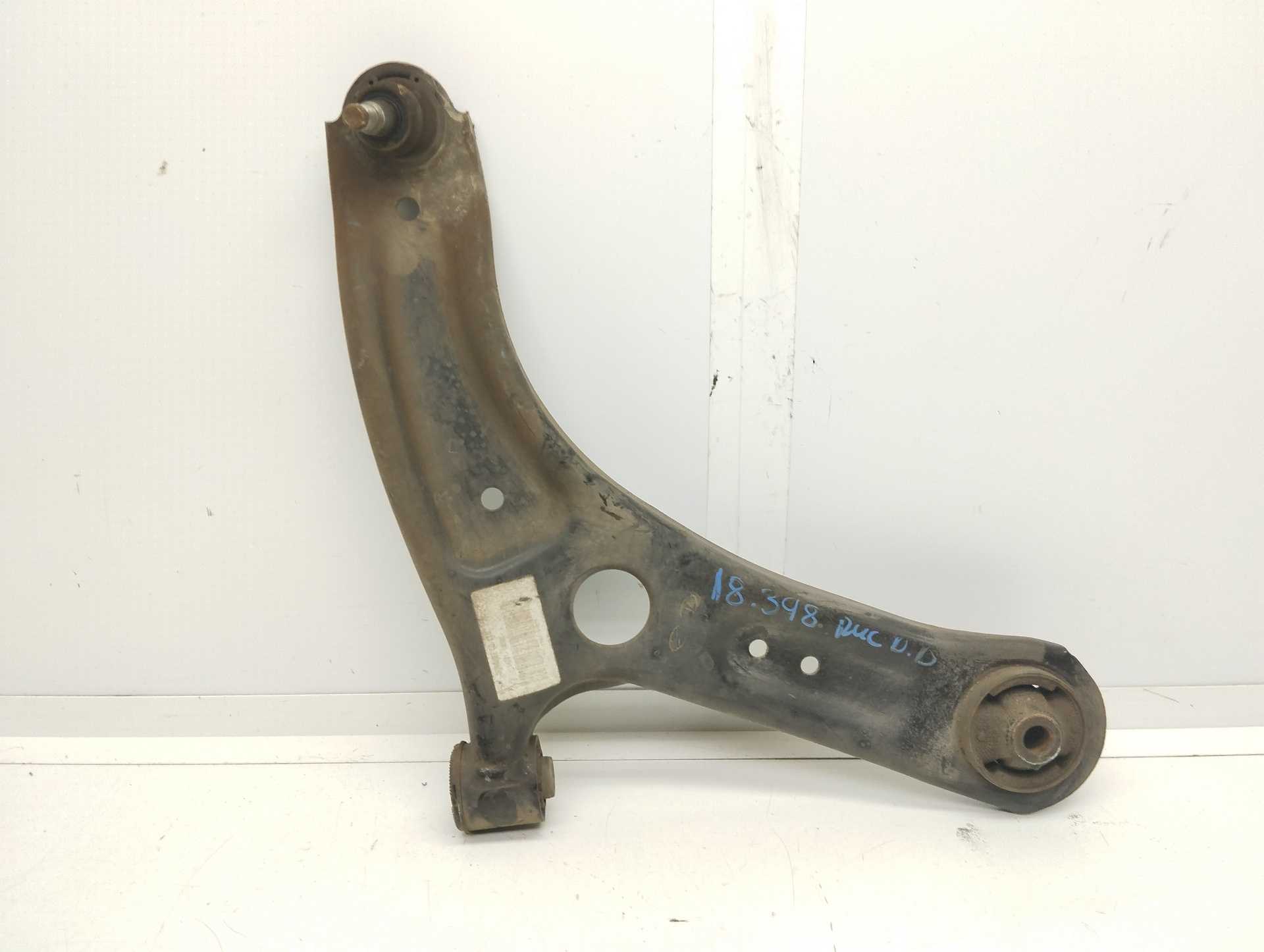 Recambio de brazo suspension inferior delantero derecho para hyundai i20 1.2 16v cat referencia OEM IAM   