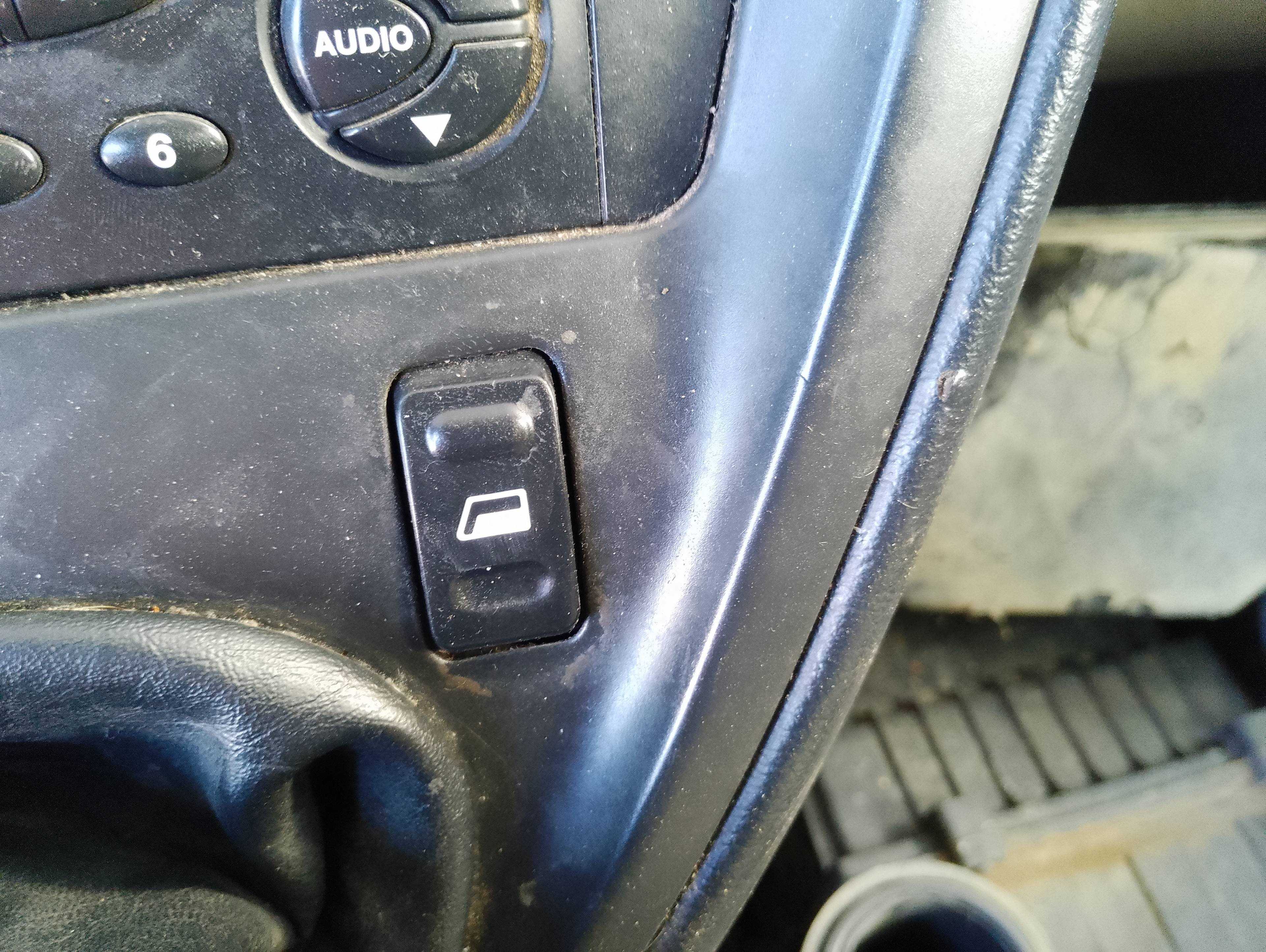 Recambio de mando elevalunas delantero derecho para citroën xsara picasso 1.6 16v exclusive referencia OEM IAM   