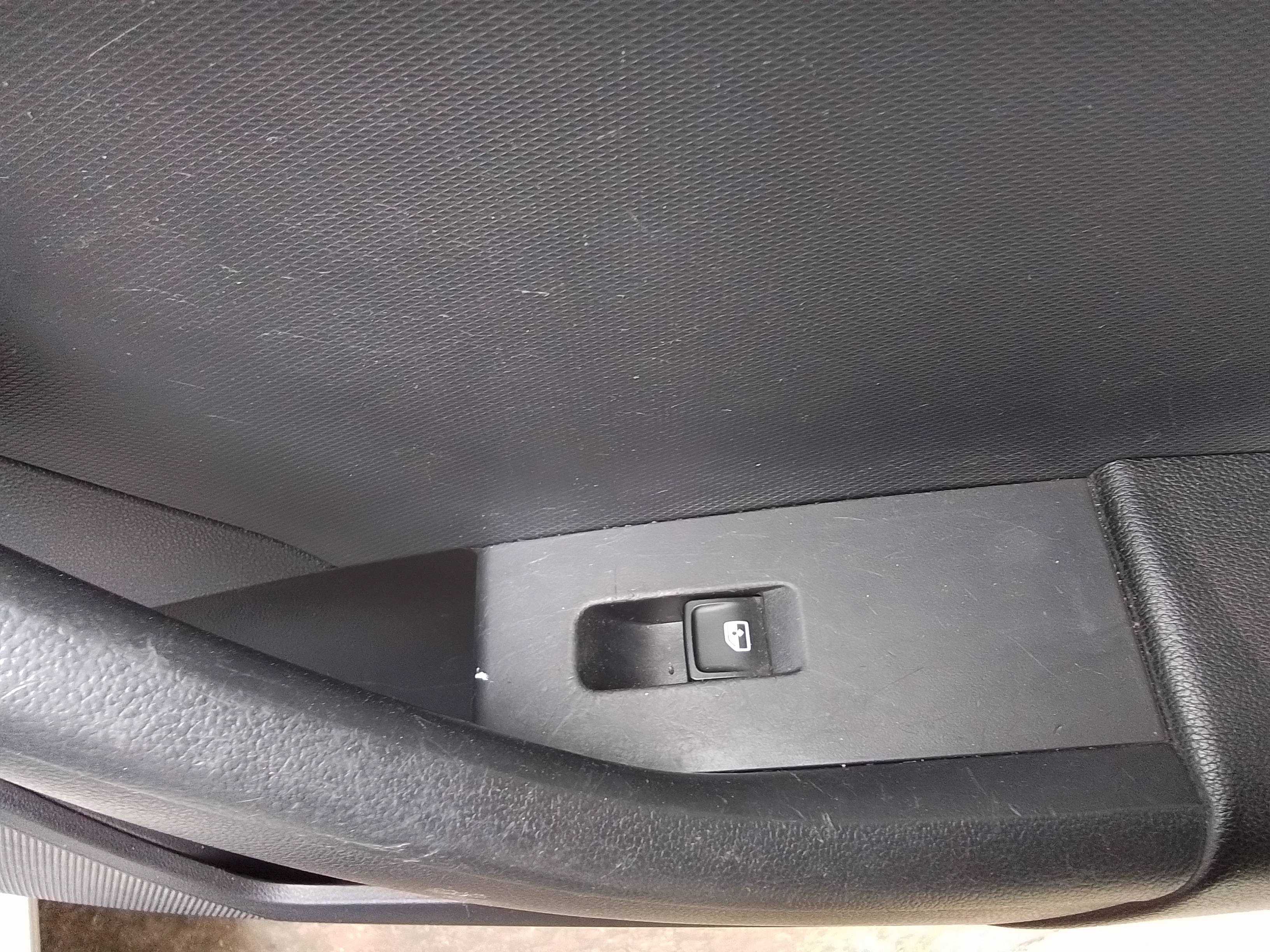 Recambio de mando elevalunas trasero derecho para skoda rapid active referencia OEM IAM   